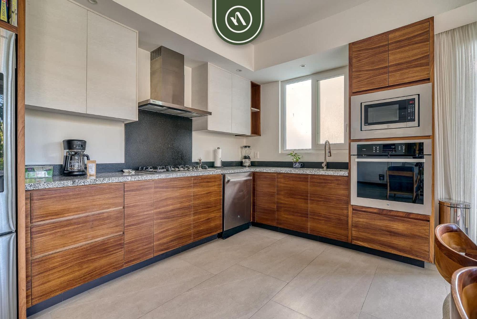 Luxury 2 Bedroom Near Golf Courses And Marina - Pool Apartment