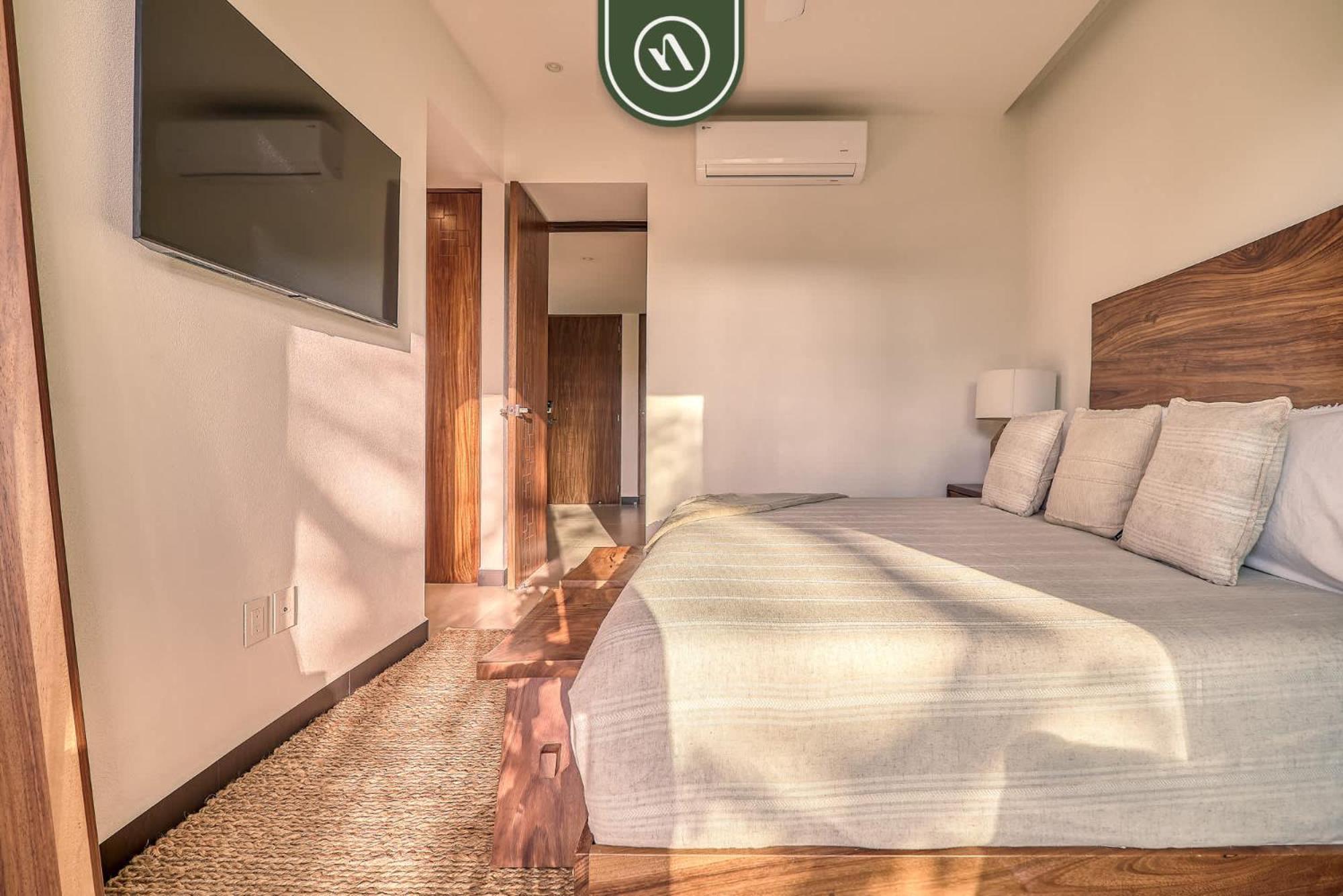 Luxury 2 Bedroom Near Golf Courses And Marina - Pool Apartment *