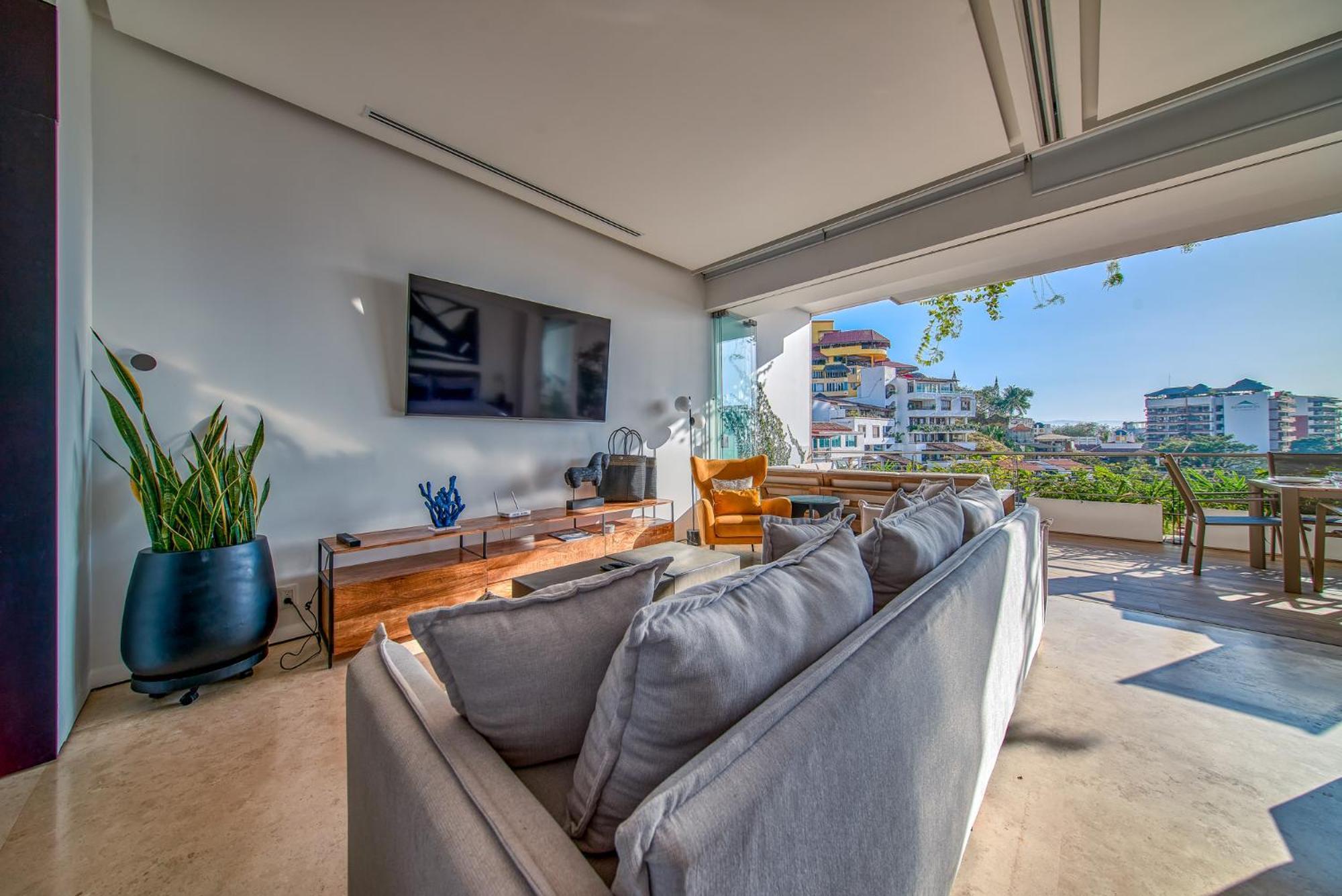 Ocean View Luxury - Walk To The Beach, Clubs And Restaurants *