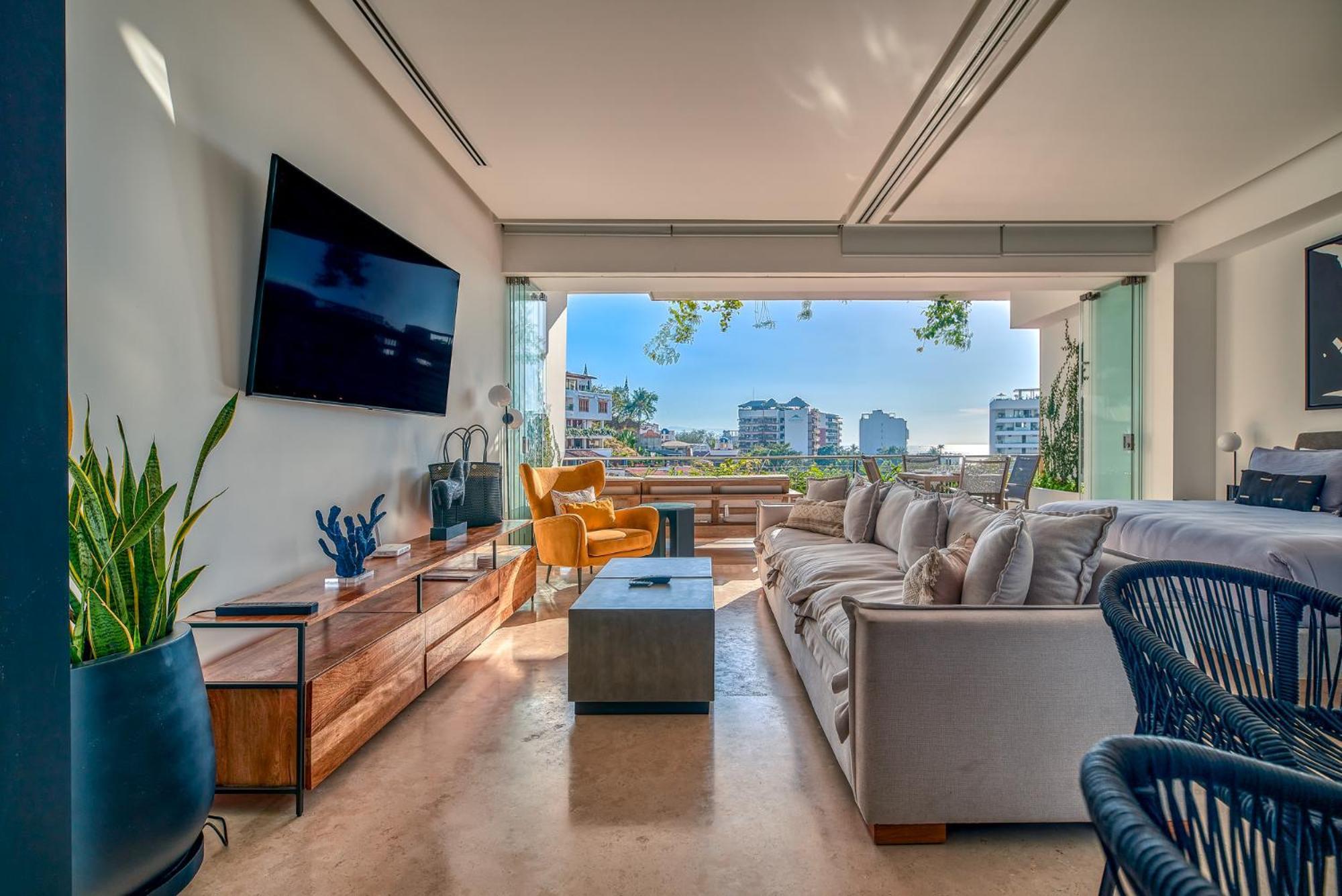 Ocean View Luxury - Walk To The Beach, Clubs And Restaurants *