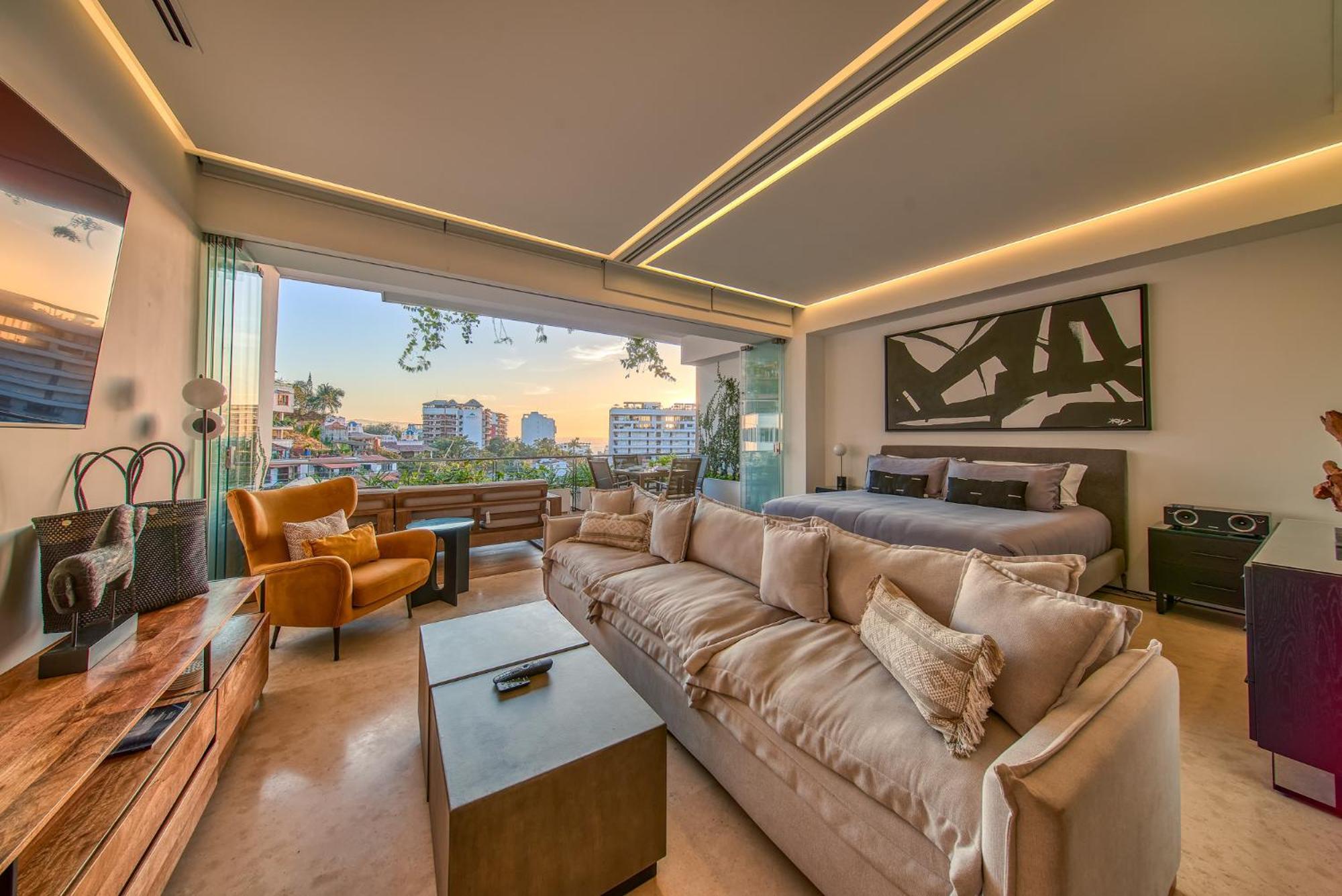 Ocean View Luxury - Walk To The Beach, Clubs And Restaurants Apartment