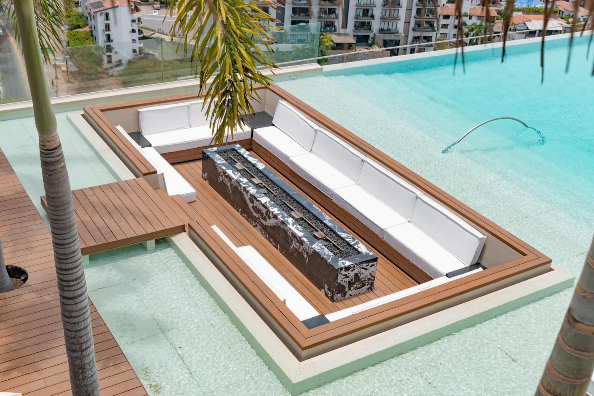 Ocean View Luxury - Walk To The Beach, Clubs And Restaurants Apartment *