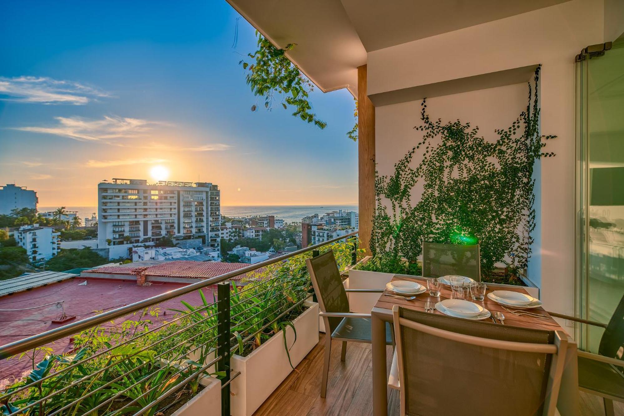 Ocean View Luxury - Walk To The Beach, Clubs And Restaurants * Puerto Vallarta