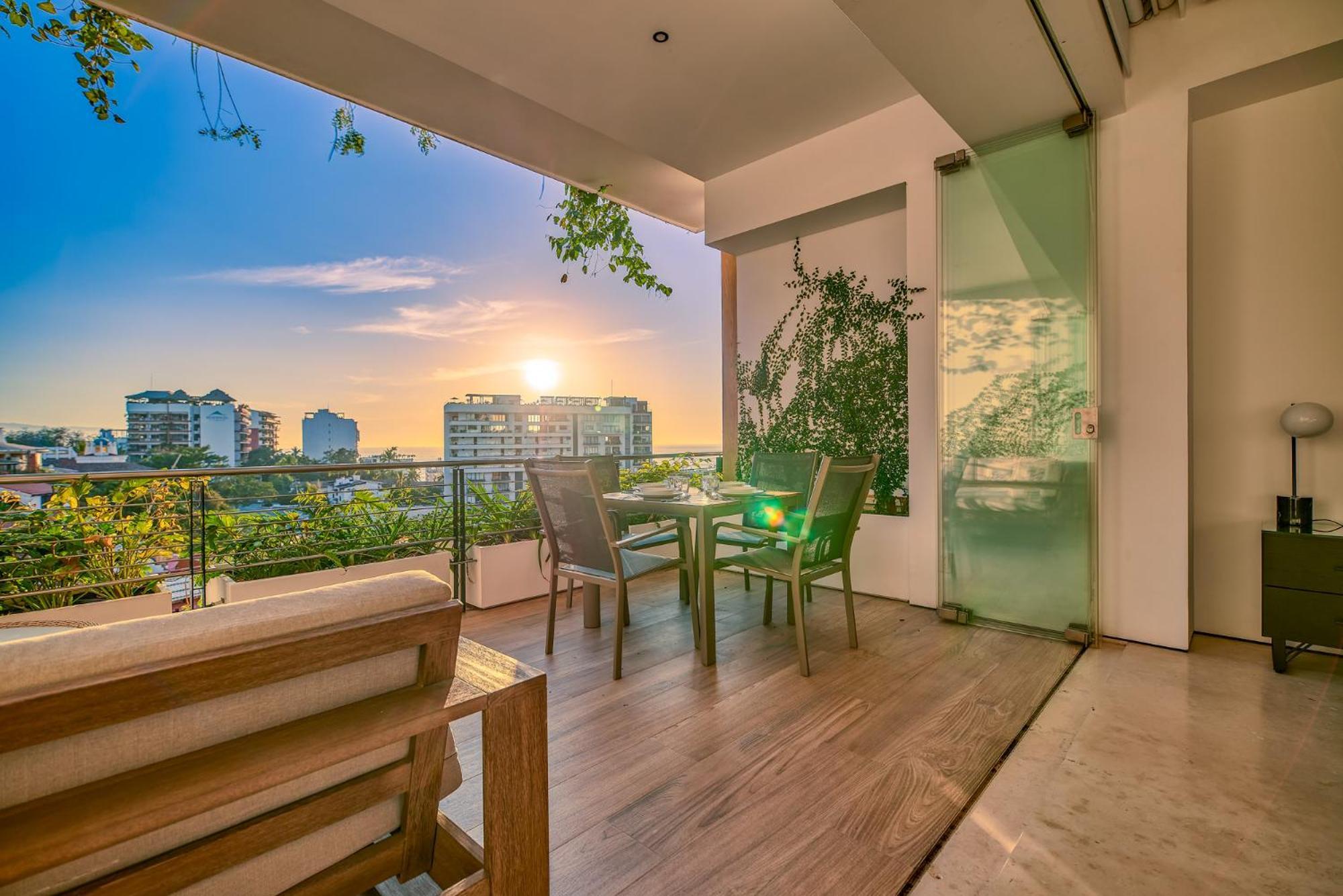 Ocean View Luxury - Walk To The Beach, Clubs And Restaurants Puerto Vallarta
