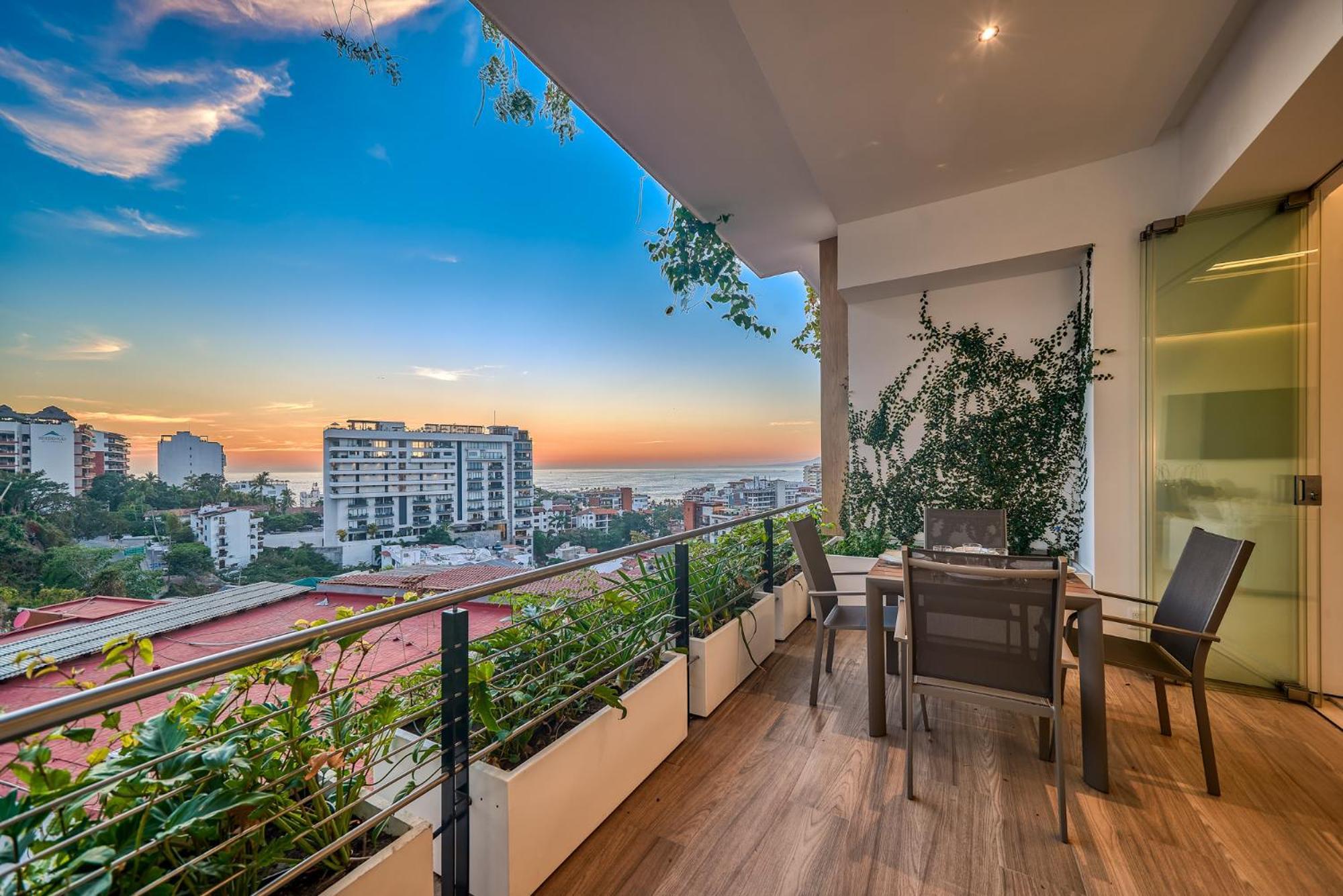 Ocean View Luxury - Walk To The Beach, Clubs And Restaurants * Puerto Vallarta