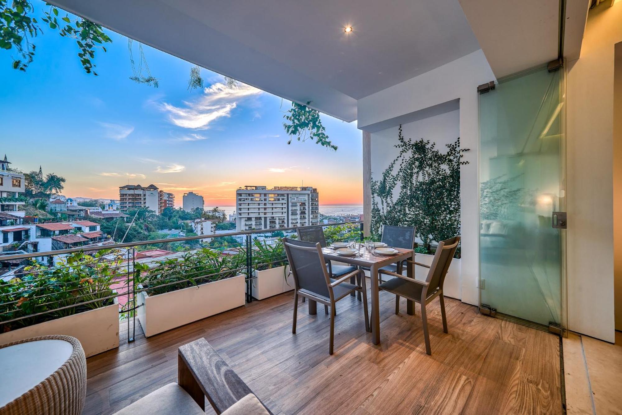 Apartment Ocean View Luxury - Walk To The Beach, Clubs And Restaurants *