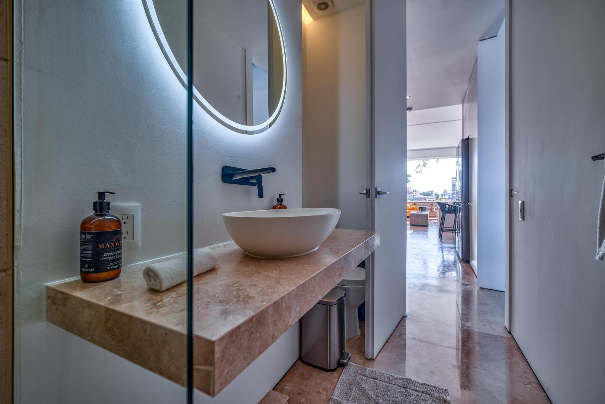 Ocean View Luxury - Walk To The Beach, Clubs And Restaurants