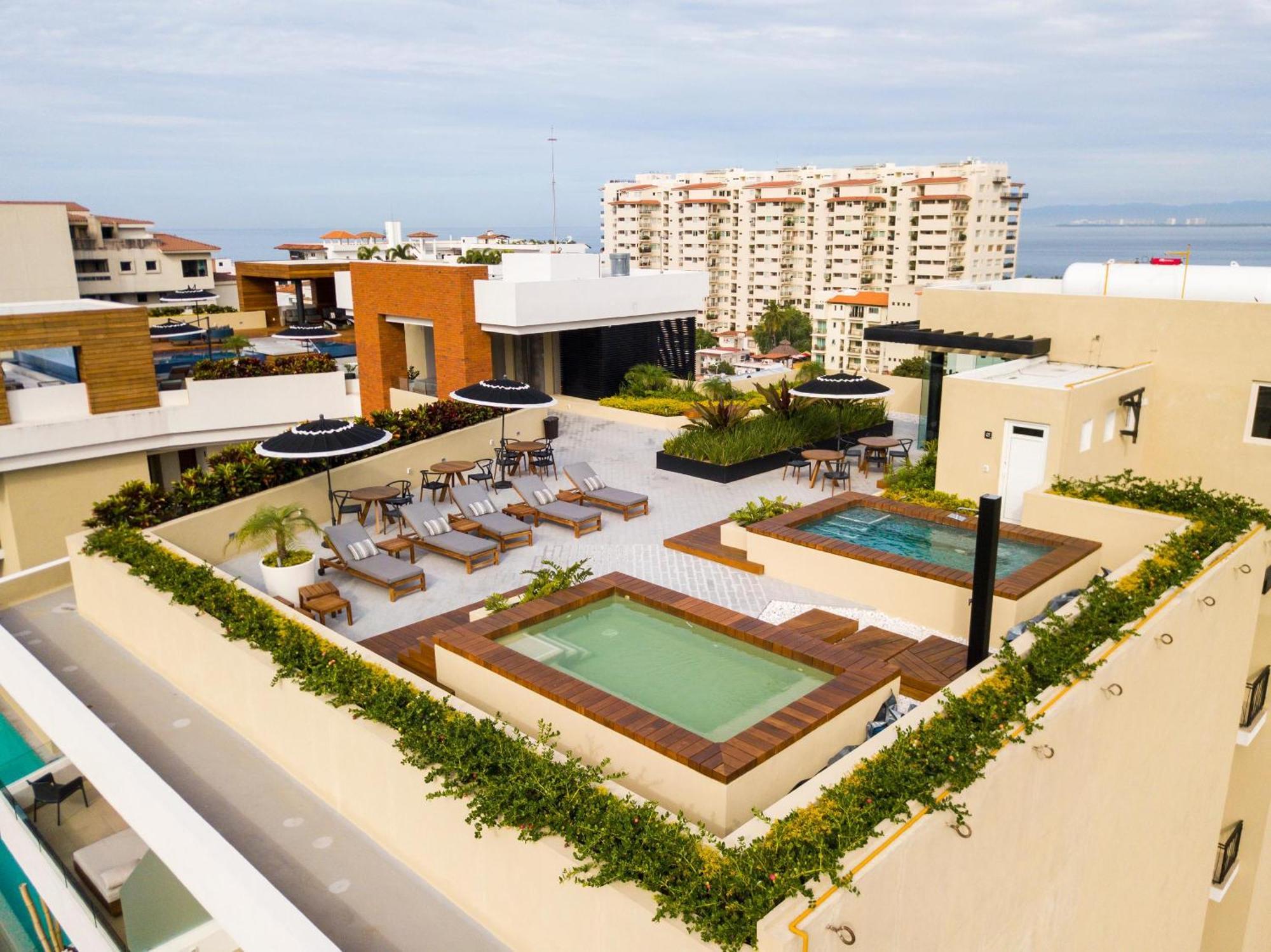 Spectacular Modern Mexican Condo, Pool & Gym Puerto Vallarta
