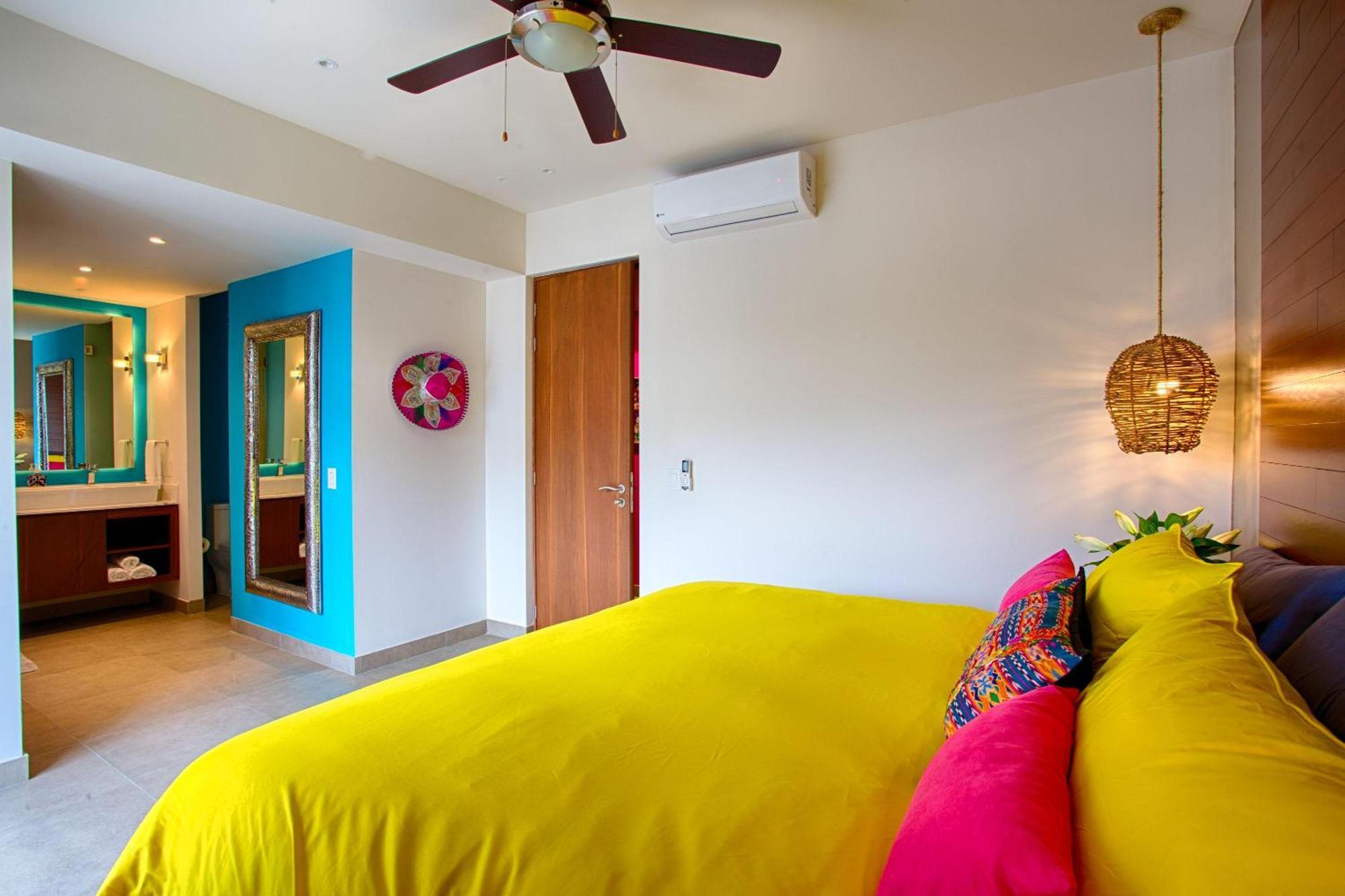 Spectacular Modern Mexican Condo, Pool & Gym Puerto Vallarta
