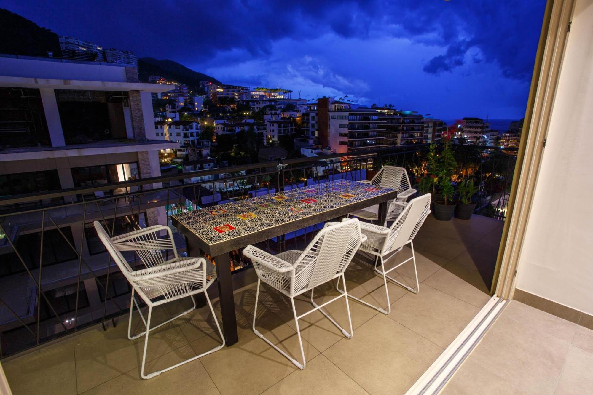 Holiday home Spectacular Modern Mexican Condo, Pool & Gym *