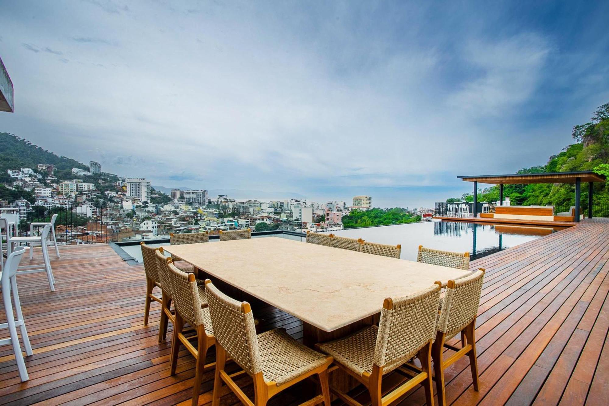 Large Corner Balcony | Bar, Gym, In Romantic Zone