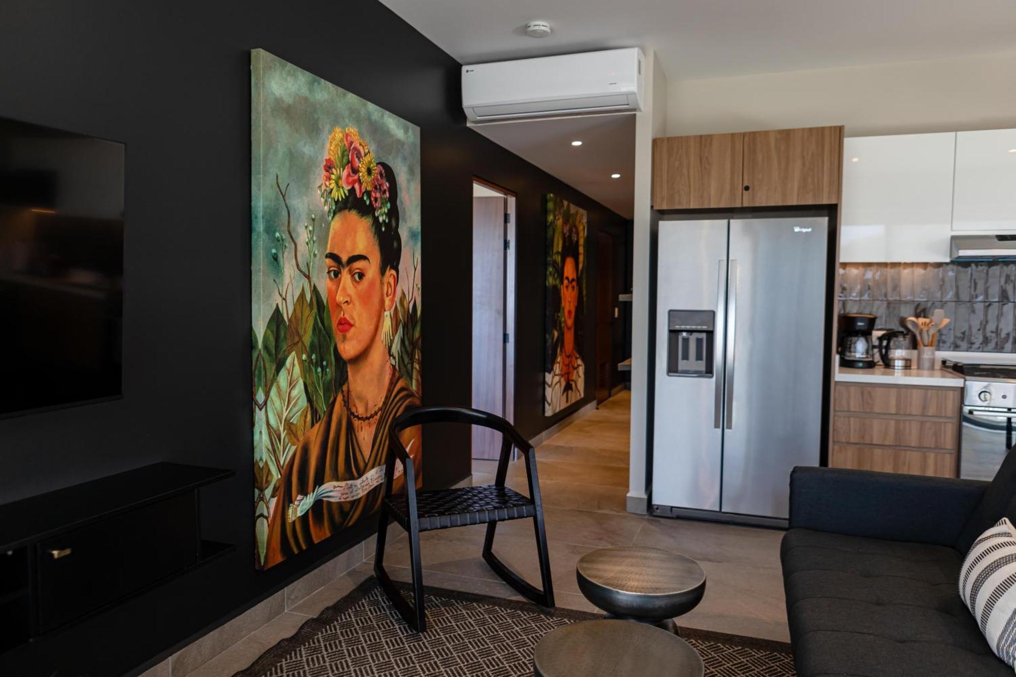 Large Corner Balcony | Bar, Gym, In Romantic Zone Holiday home