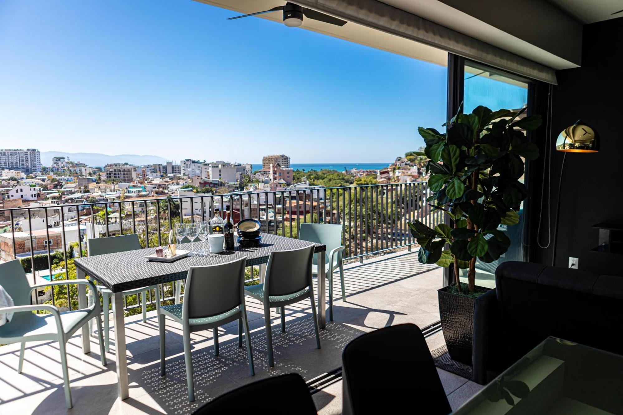 Holiday home Large Corner Balcony | Bar, Gym, In Romantic Zone Puerto Vallarta