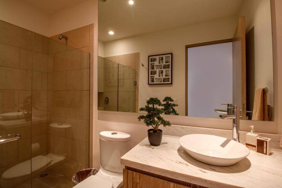 Featured On Hgtv, Mountain Views, Rooftop Pool At Zenith In Old Town