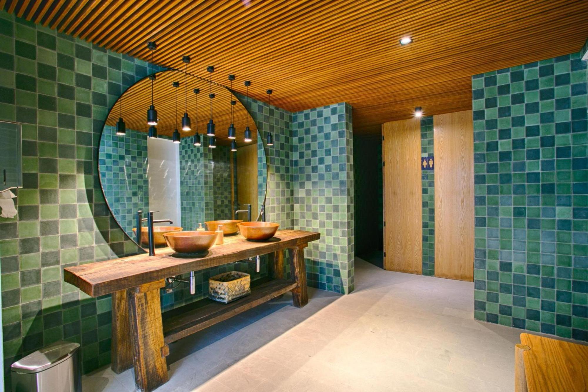 Hgtv Funky Loft-style Condo, Mtn Views, Pool, Gym Puerto Vallarta