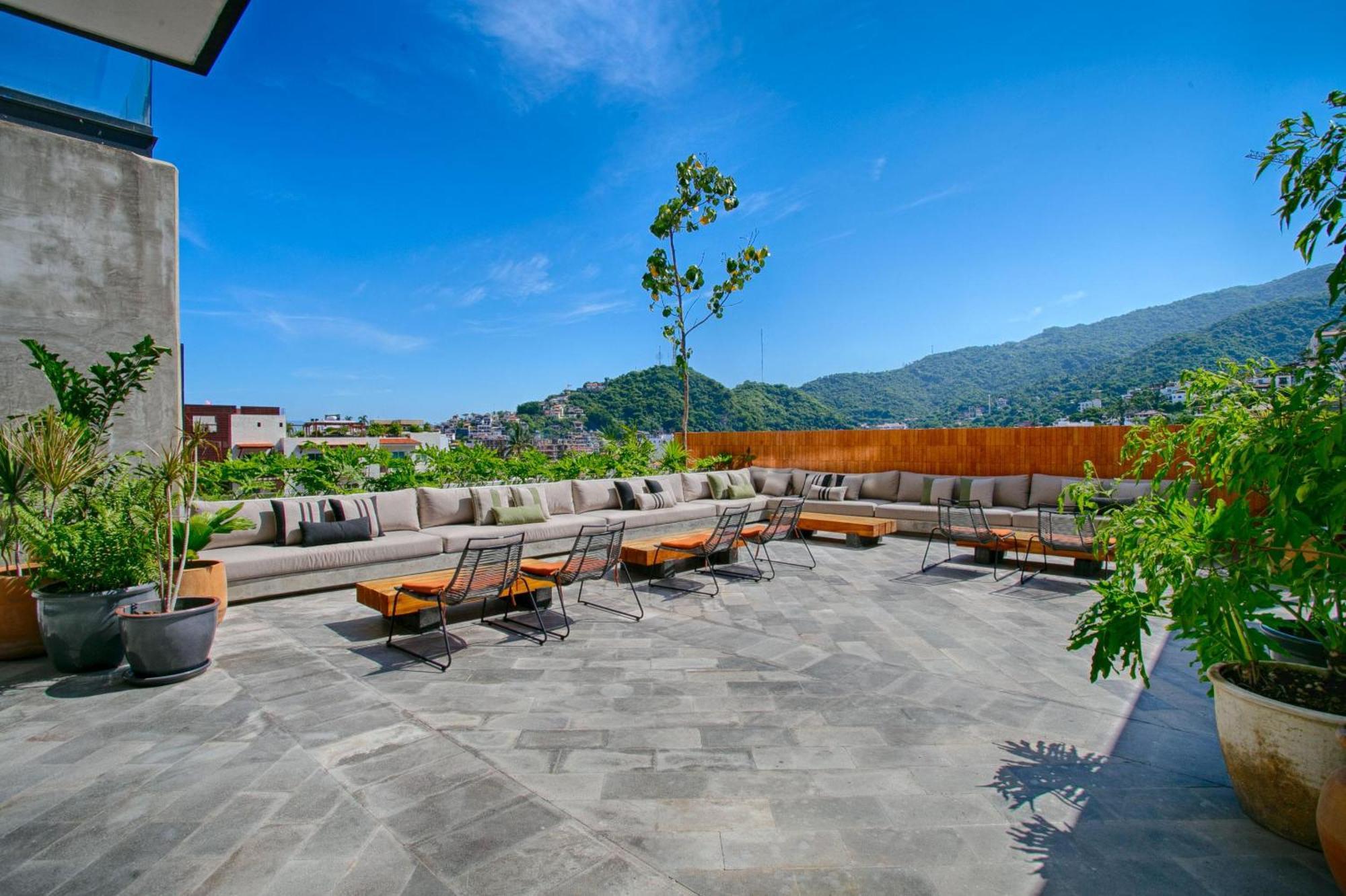 Hgtv Funky Loft-style Condo, Mtn Views, Pool, Gym * Puerto Vallarta