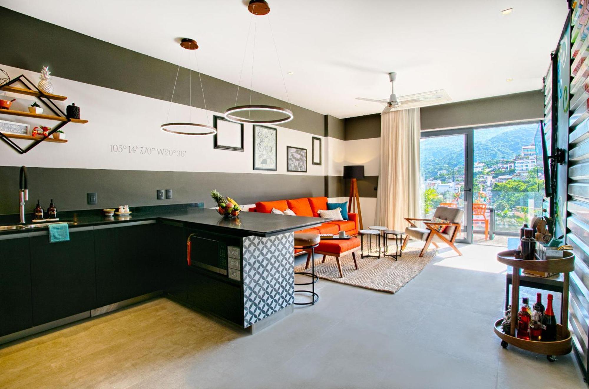 Holiday home Hgtv Funky Loft-style Condo, Mtn Views, Pool, Gym *
