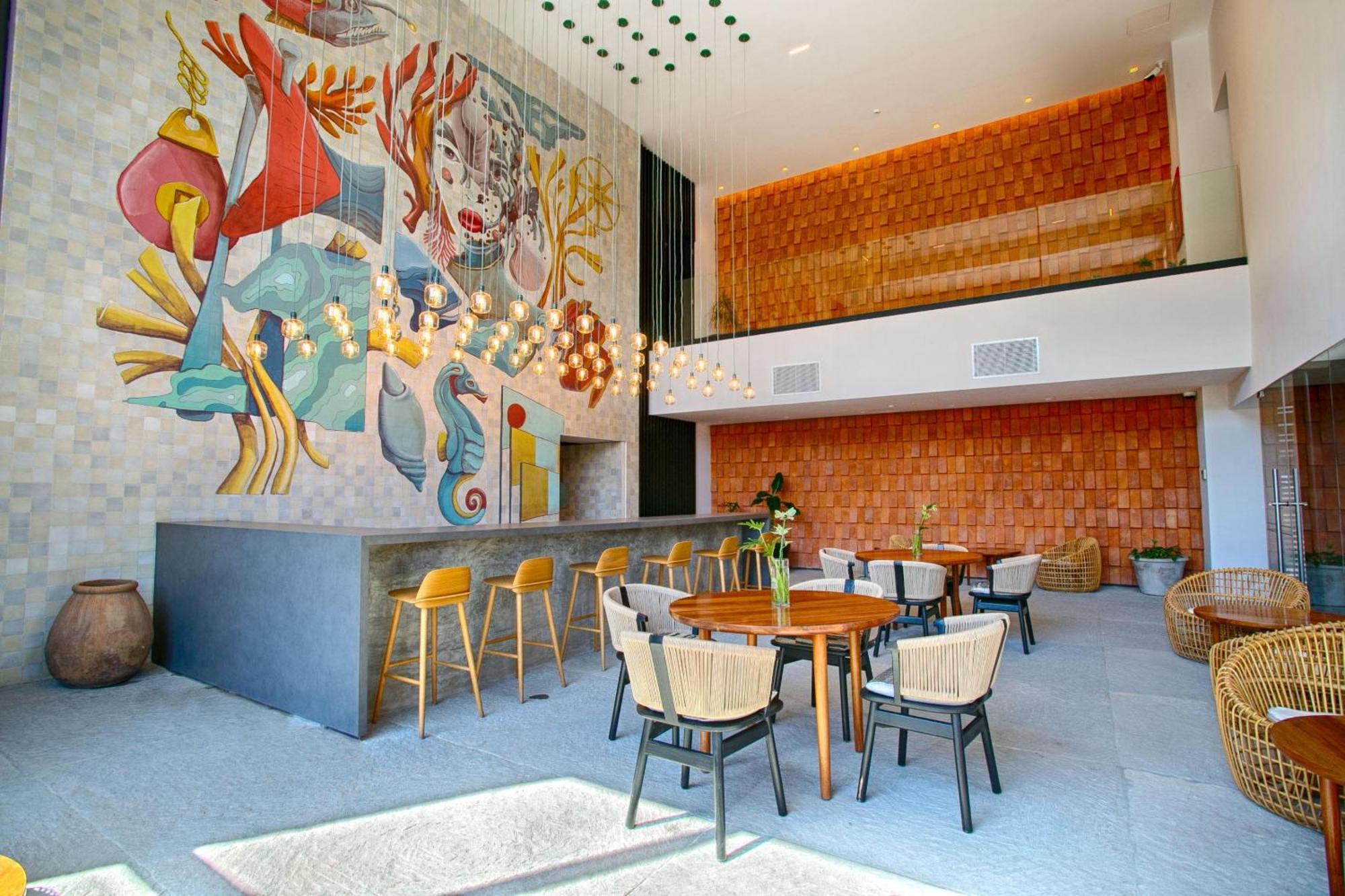 Hgtv Funky Loft-style Condo, Mtn Views, Pool, Gym Puerto Vallarta