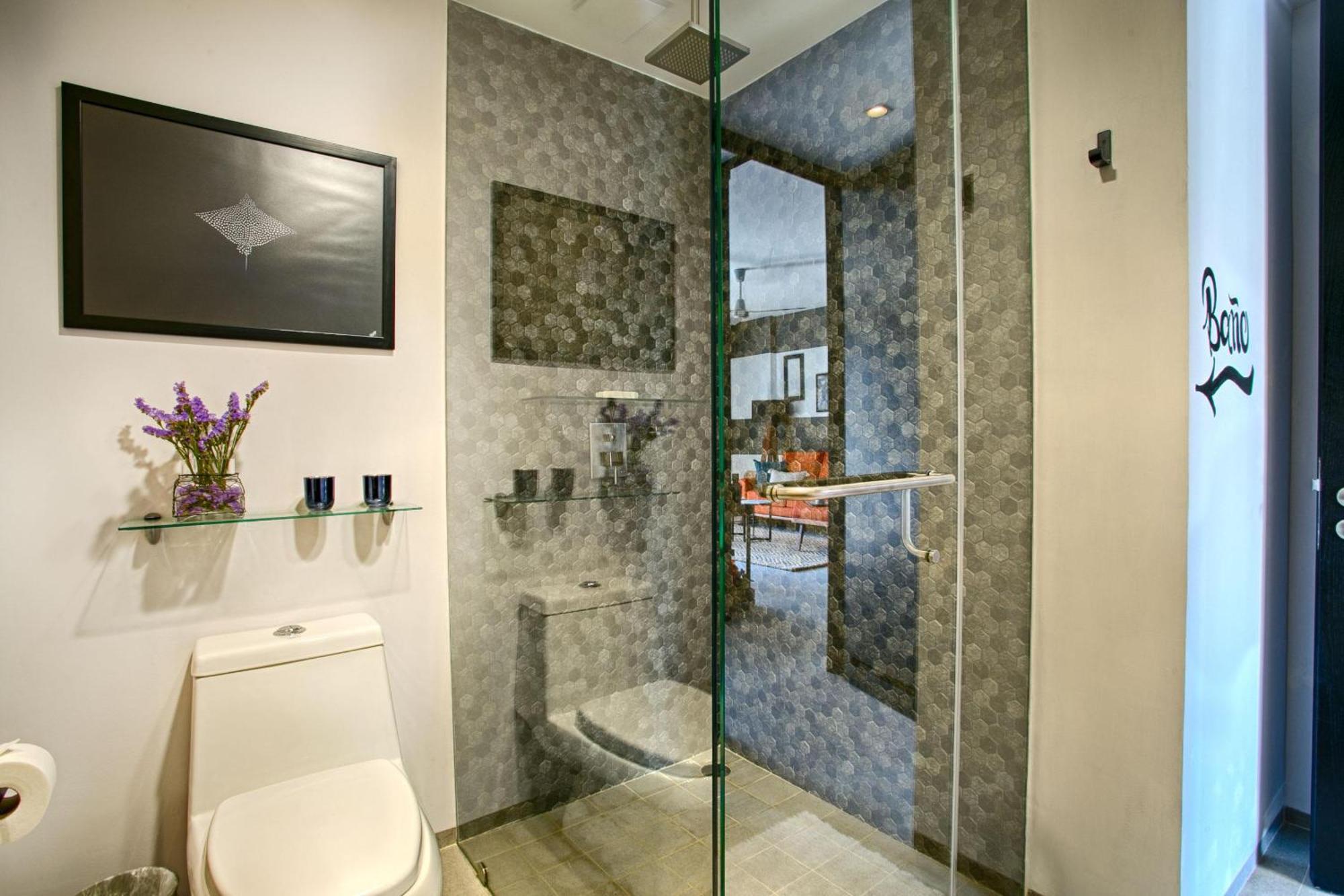 Hgtv Funky Loft-style Condo, Mtn Views, Pool, Gym Holiday home Puerto Vallarta