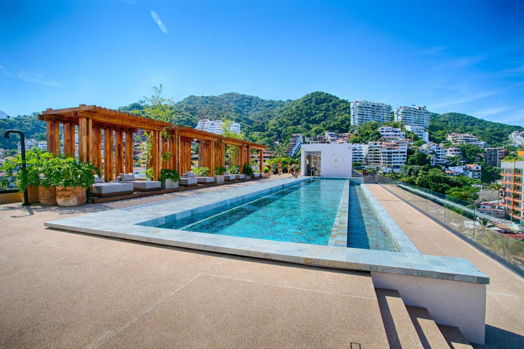 Holiday home Hgtv Funky Loft-style Condo, Mtn Views, Pool, Gym *