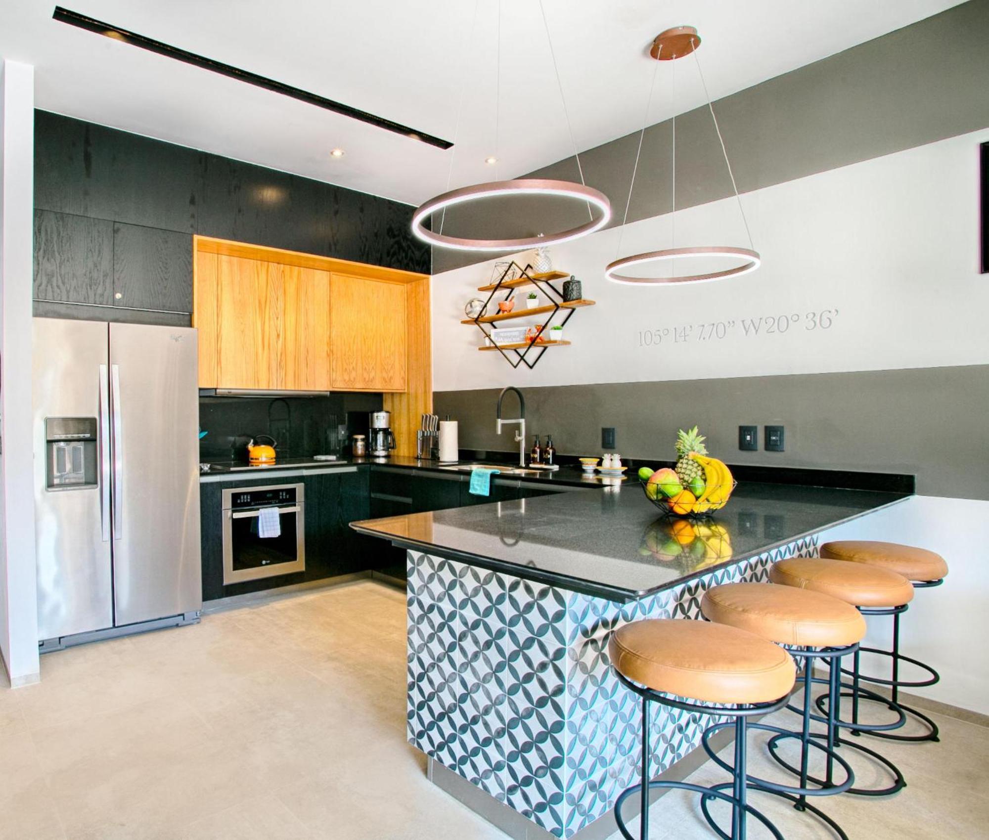 Hgtv Funky Loft-style Condo, Mtn Views, Pool, Gym Holiday home Puerto Vallarta