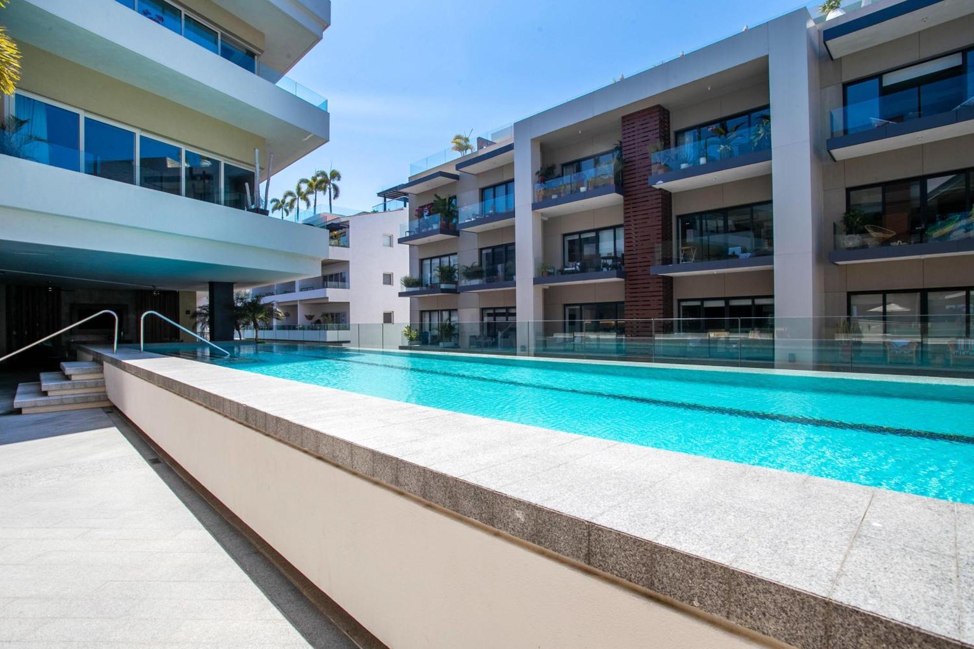 Floor With Partial Ocean Views, Pools, Gym *