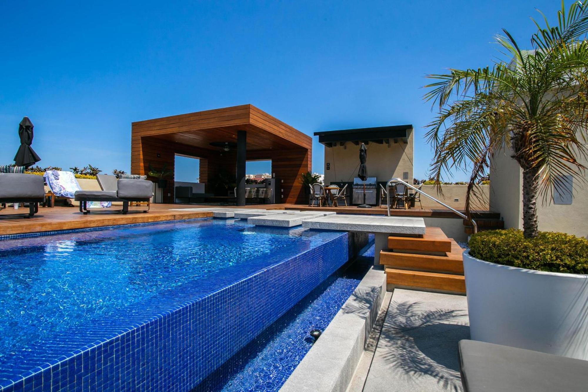 Holiday home Floor With Partial Ocean Views, Pools, Gym