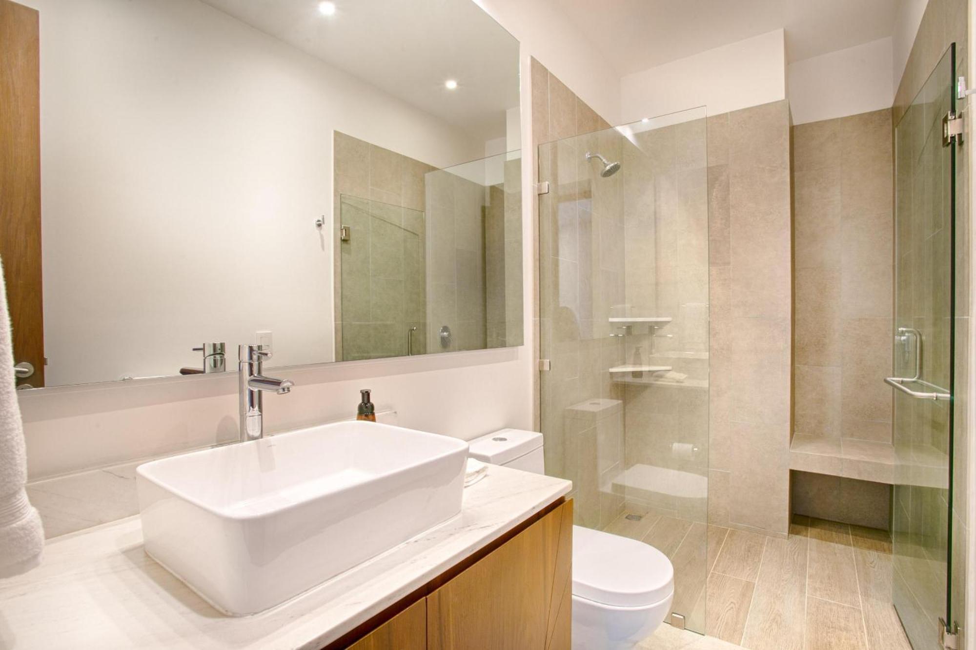Floor With Partial Ocean Views, Pools, Gym Puerto Vallarta