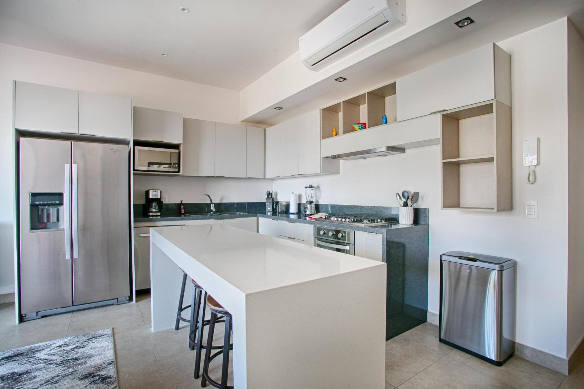 Holiday home Floor With Partial Ocean Views, Pools, Gym