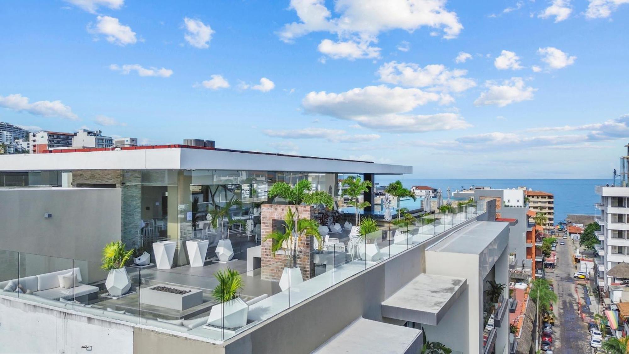 Holiday home In Location, Rooftop Pool, Hot Tub, Gym, Fire Pit *