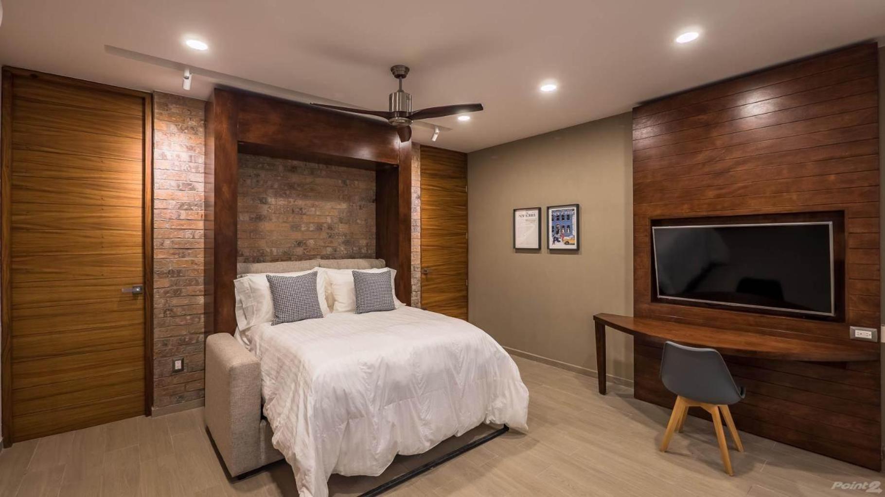 In Location, Rooftop Pool, Hot Tub, Gym, Fire Pit