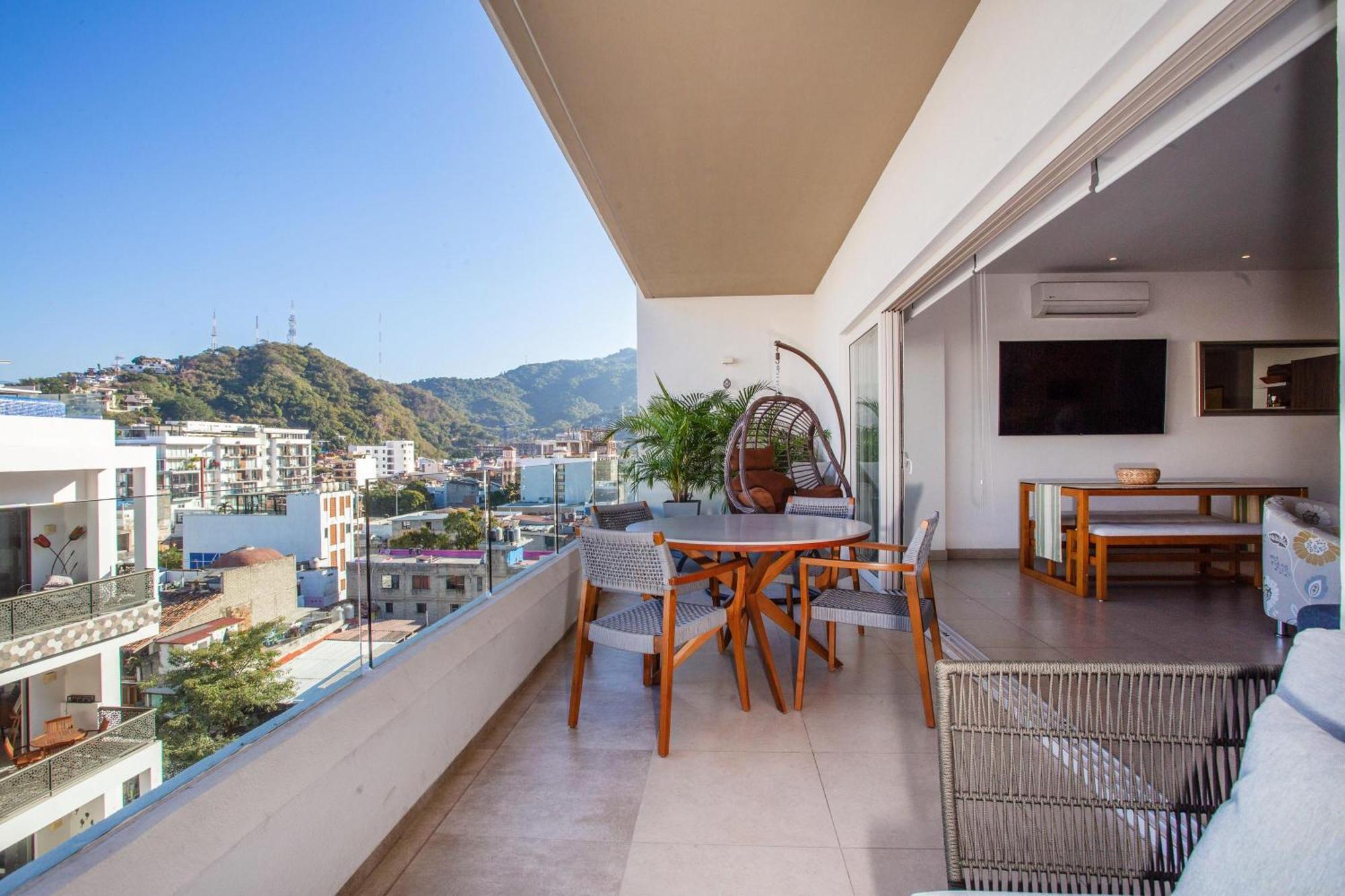Floor With View, Rooftop Pool, Gym In Old Town *