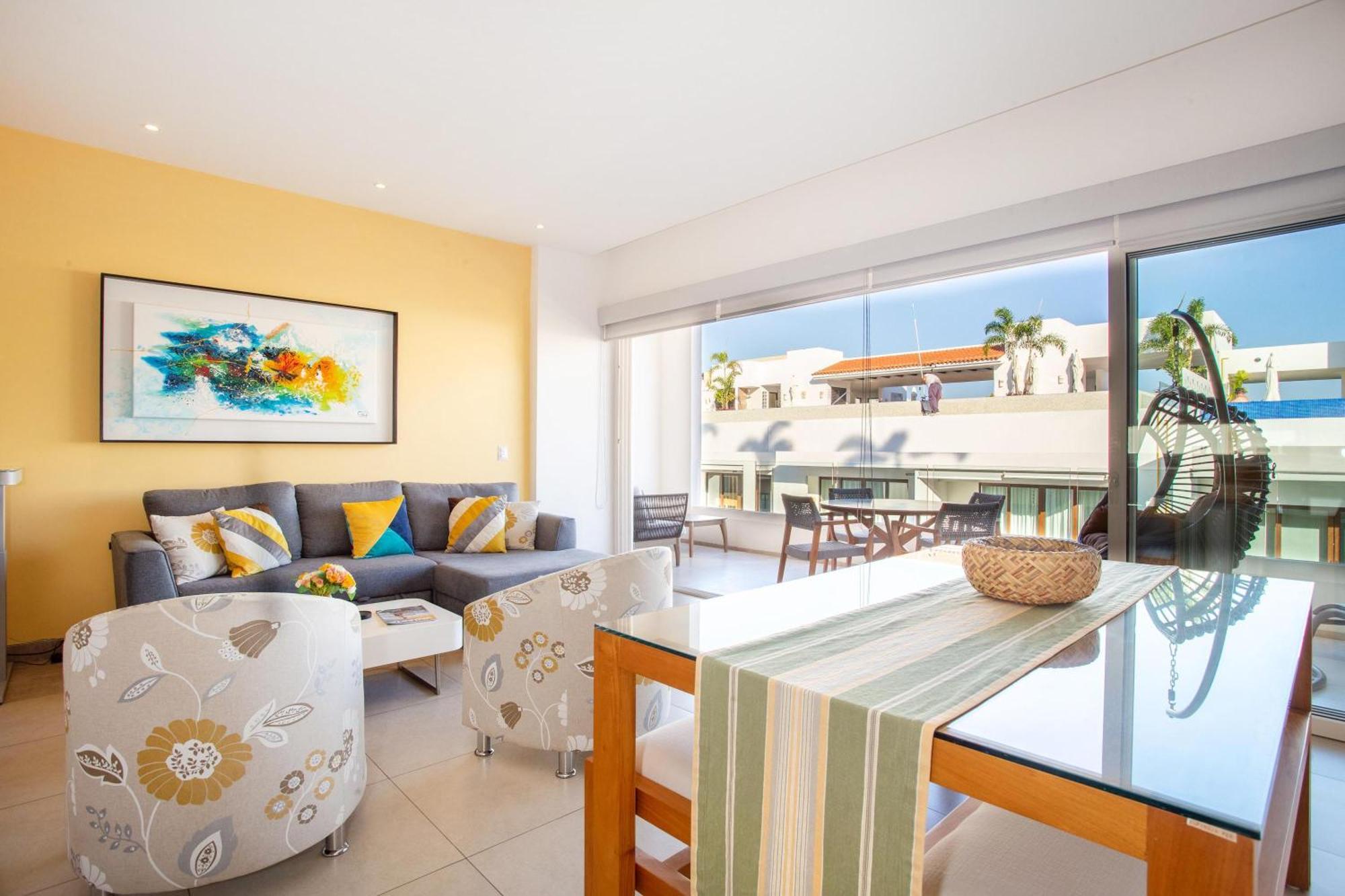 Floor With View, Rooftop Pool, Gym In Old Town *