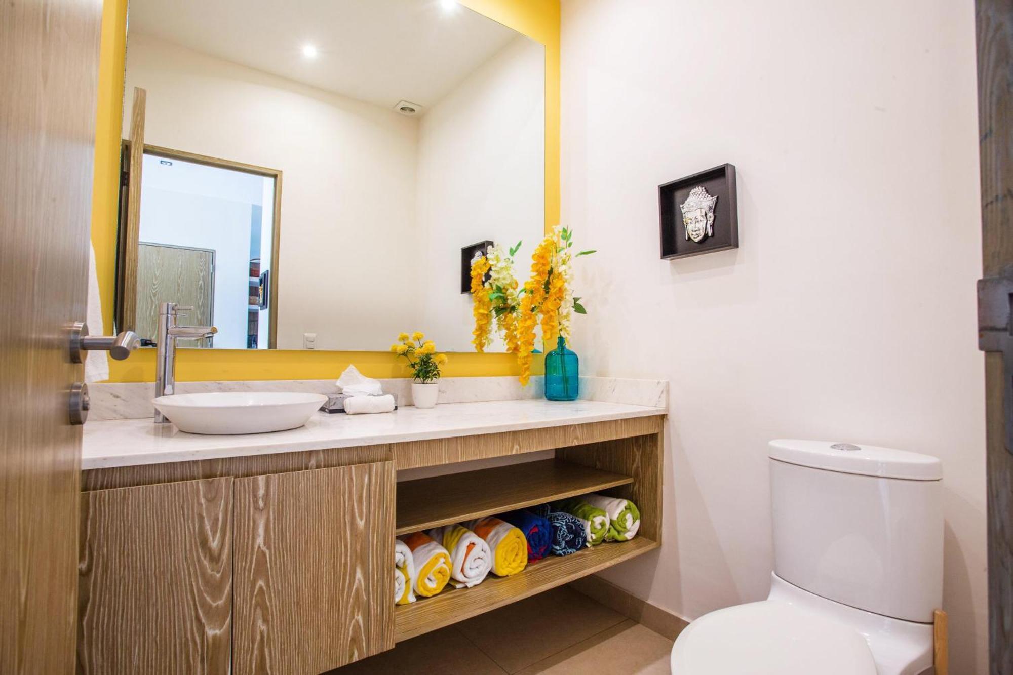 Floor With View, Rooftop Pool, Gym In Old Town Holiday home *