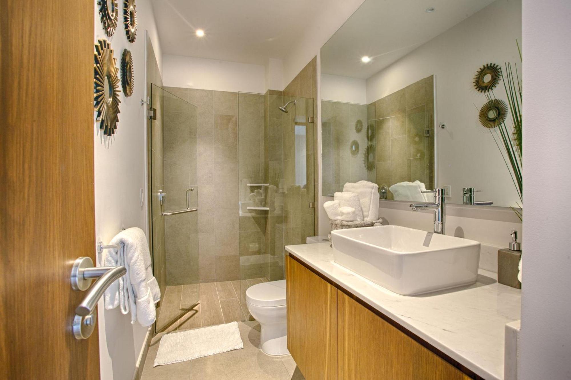 Modern Mexican With View, Pools And Gym Holiday home Puerto Vallarta