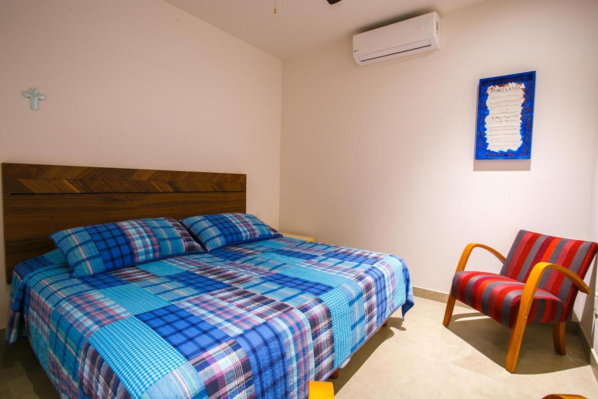 Walk To Everything, Modern With 2 Bathrooms, Pool, Gym, Bbq * Puerto Vallarta