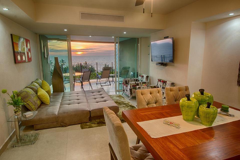 Beachfront With Access To Pools, Gym, Tennis Court Holiday home