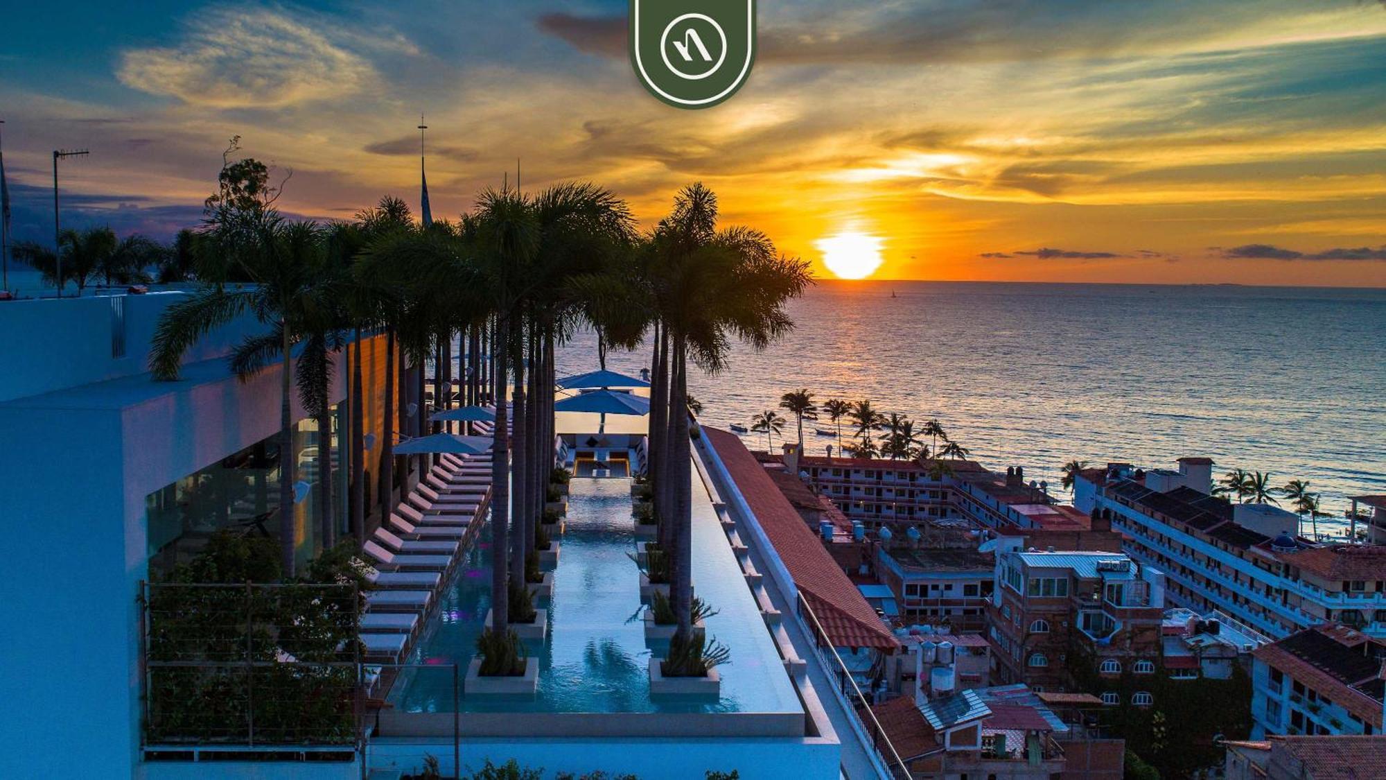 Luxury Corner Unit With Breataking Ocean Views Apartment *