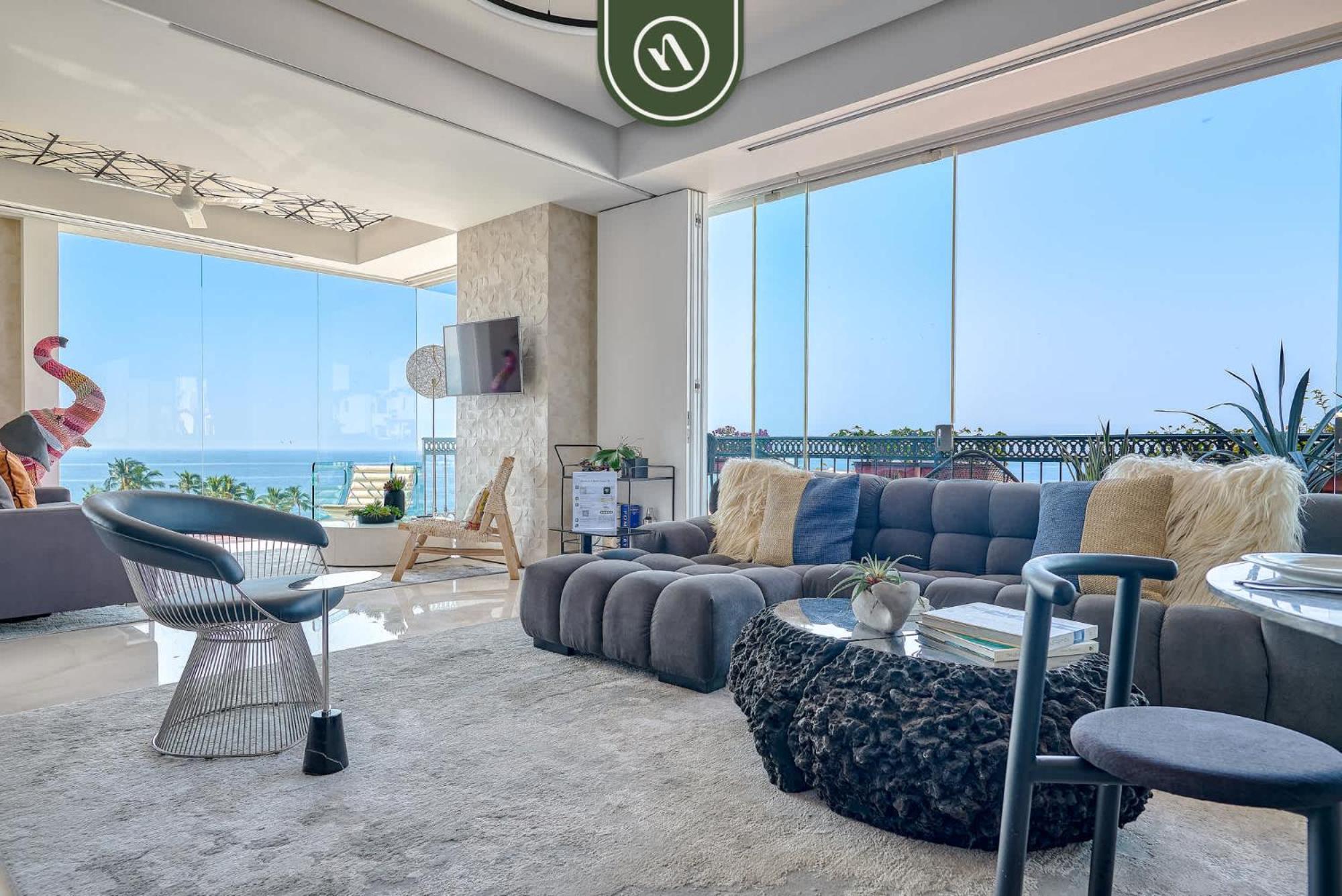 Luxury Corner Unit With Breataking Ocean Views Apartment *
