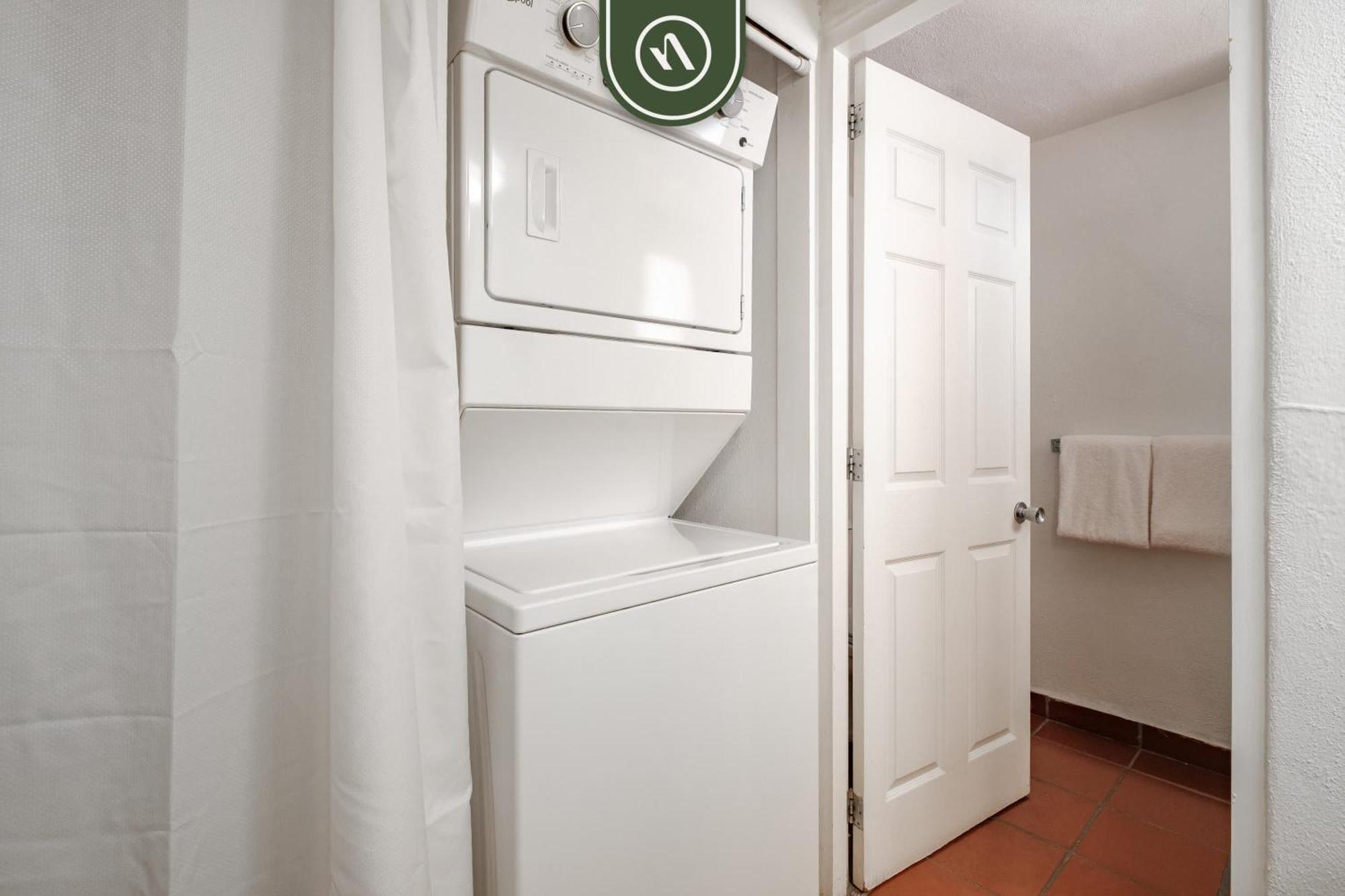 Apartment Amazing 1 Bedroom - Partial Oceanview - Pool