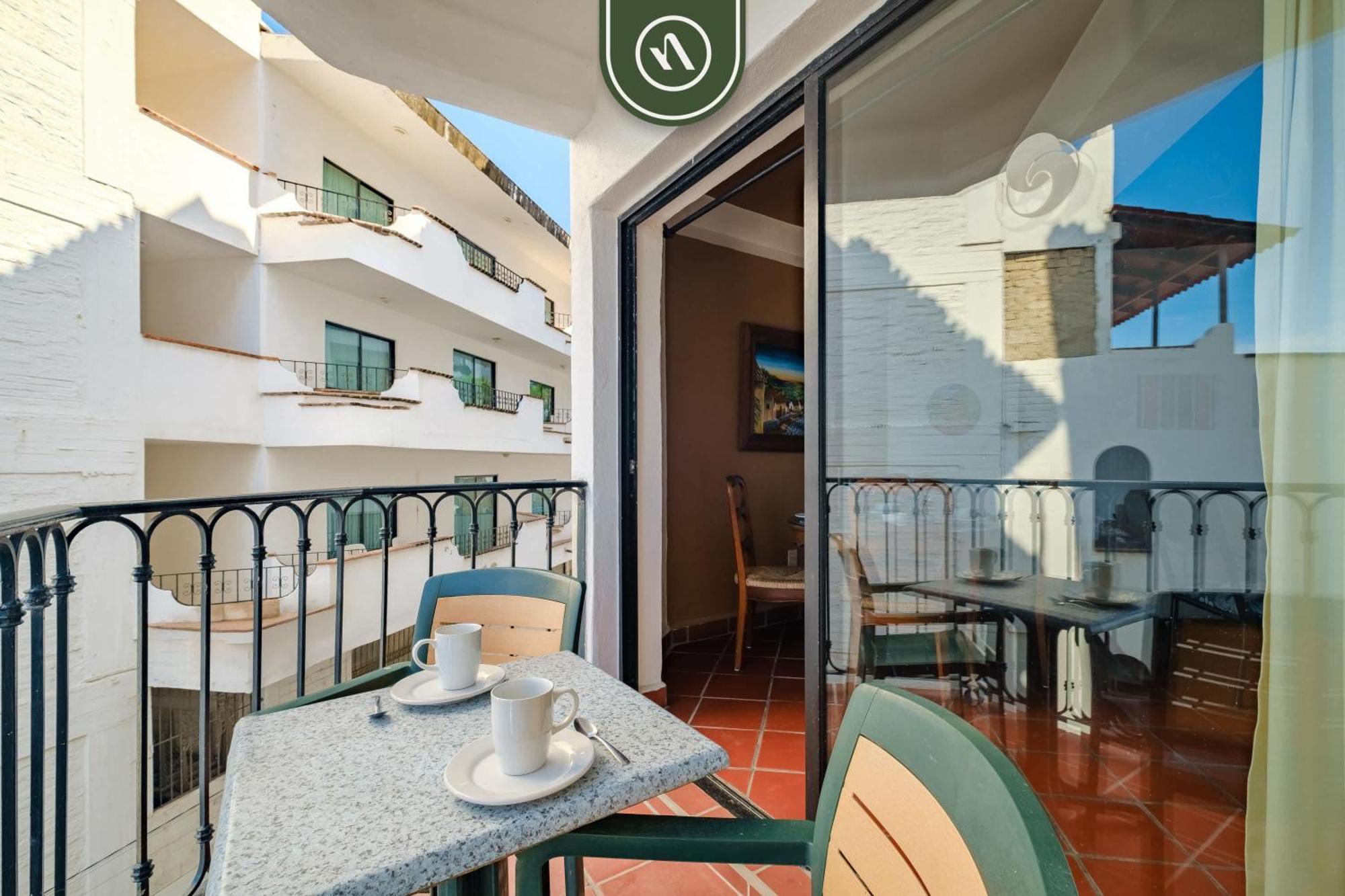 Apartment Amazing 1 Bedroom - Partial Oceanview - Pool
