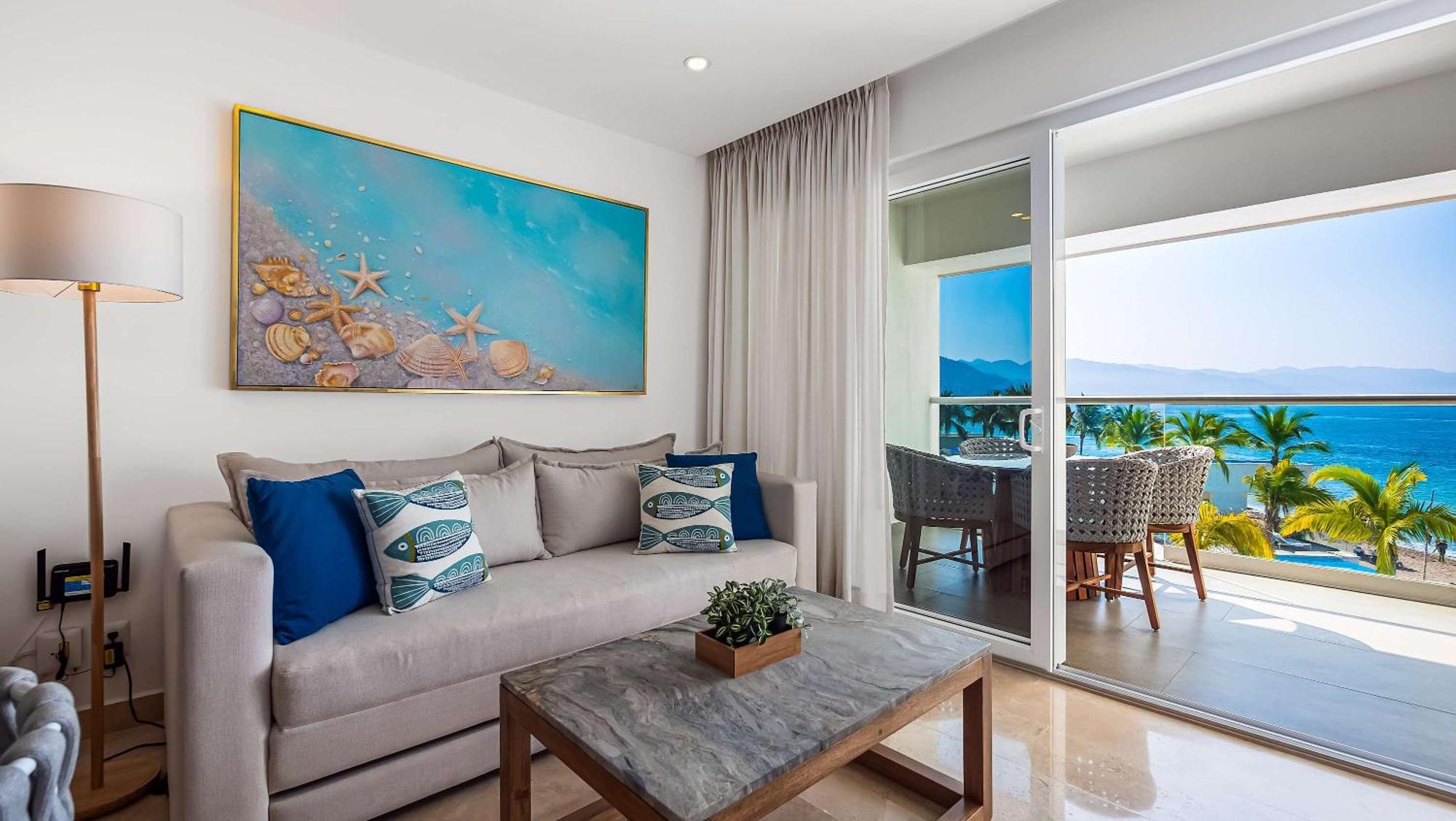 Oceanfront 1br With Balcony - Sea View & Pools Apartment Puerto Vallarta