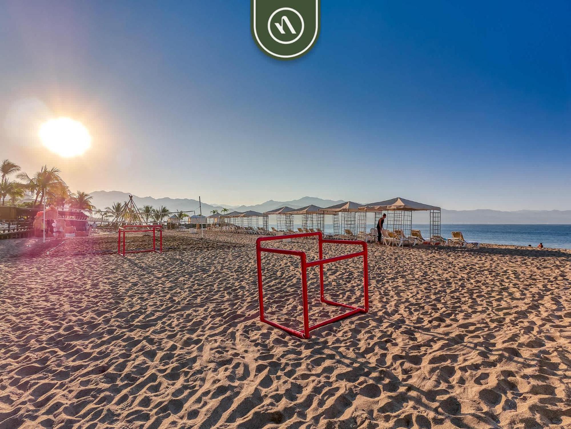 Beachfront 3 Bedroom With Pools - Beachclub *