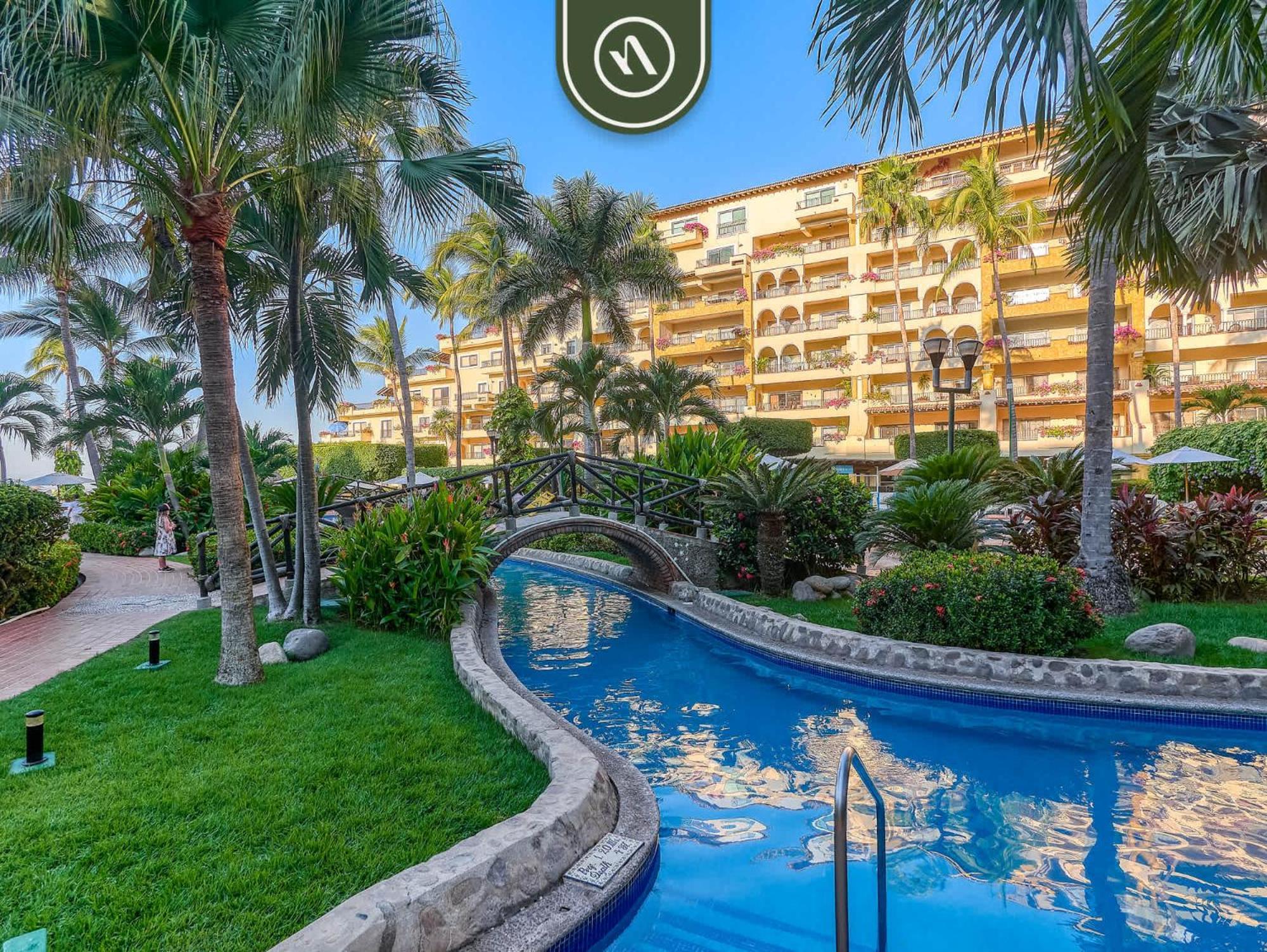Apartment Beachfront 3 Bedroom With Pools - Beachclub Puerto Vallarta