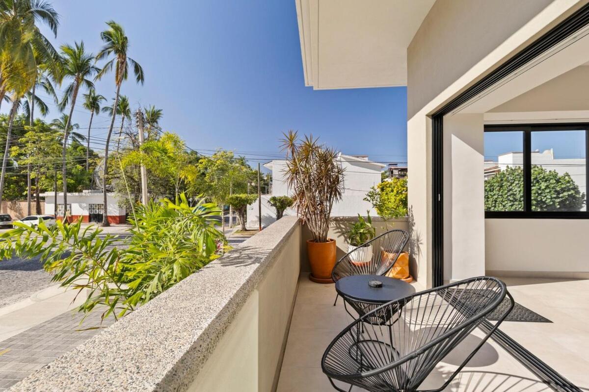 Roma Encore 2bd With Terrace In Beautiful Versalles Puerto Vallarta