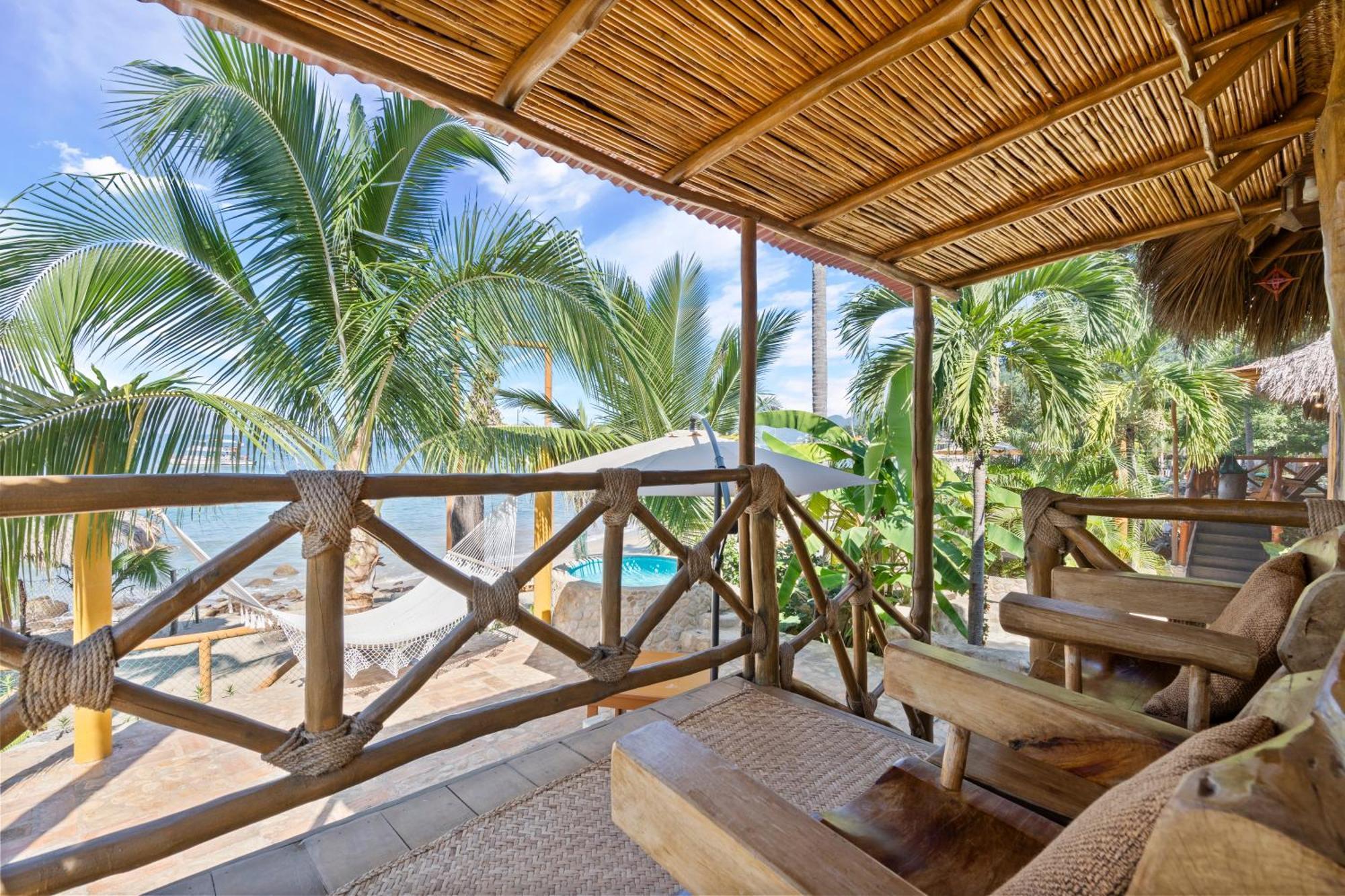 Panchos Paradise Parota