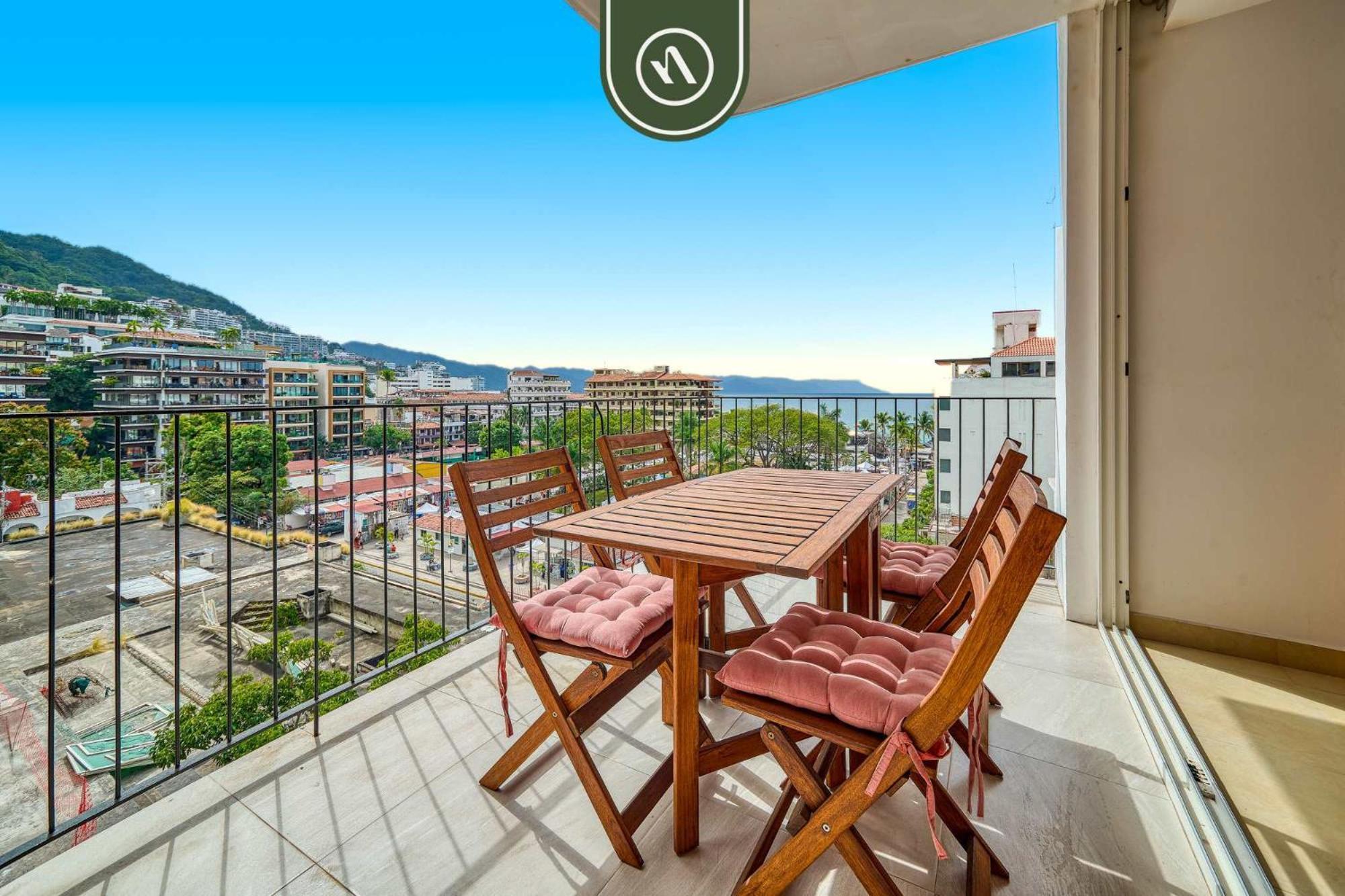 Luxury 2 Bedroom In Romantic Zone - Rooftop Pool Apartment Puerto Vallarta