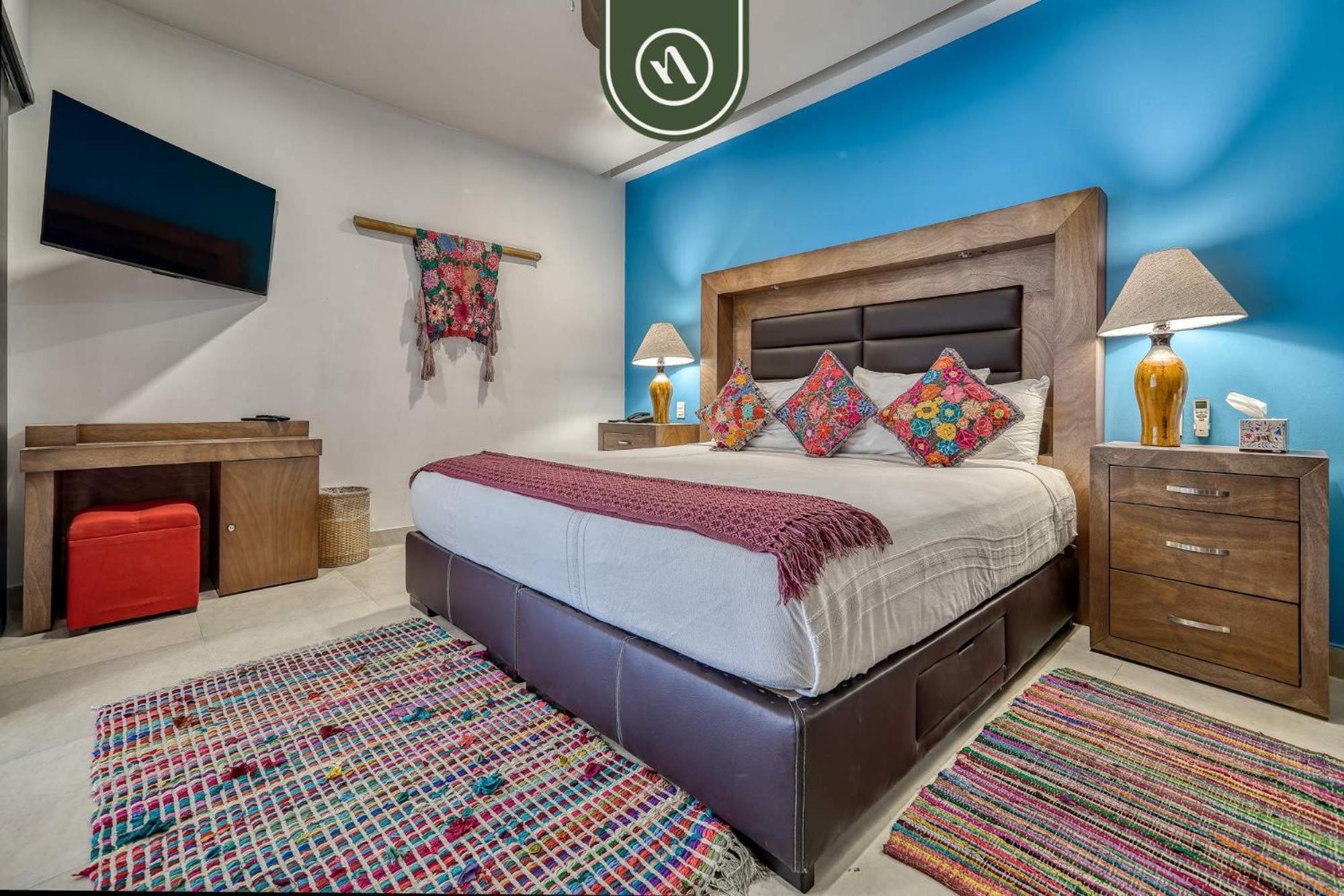 Luxury 2 Bedroom In Romantic Zone - Rooftop Pool Apartment *