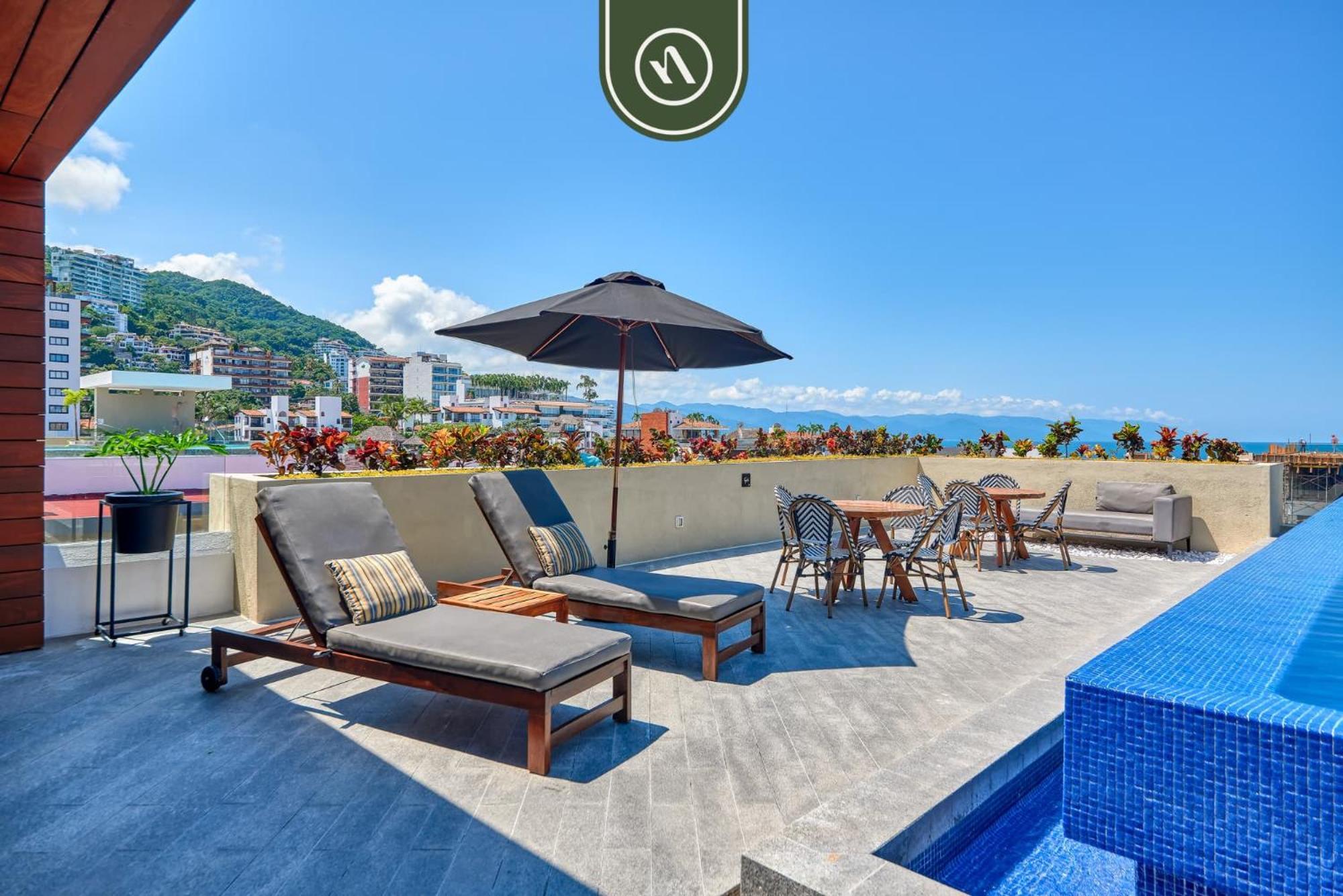 Great 2br With Rooftop Pool - Romantic Zone Apartamento Puerto Vallarta