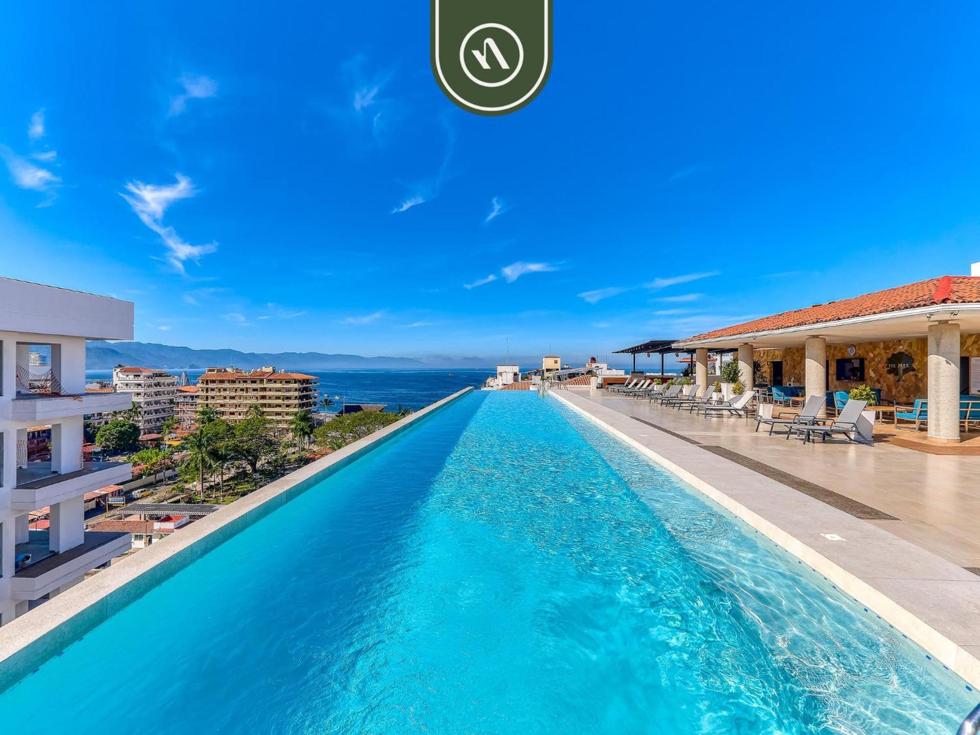 Luxury 2 Bedroom In Romantic Zone - Rooftop Pool Puerto Vallarta